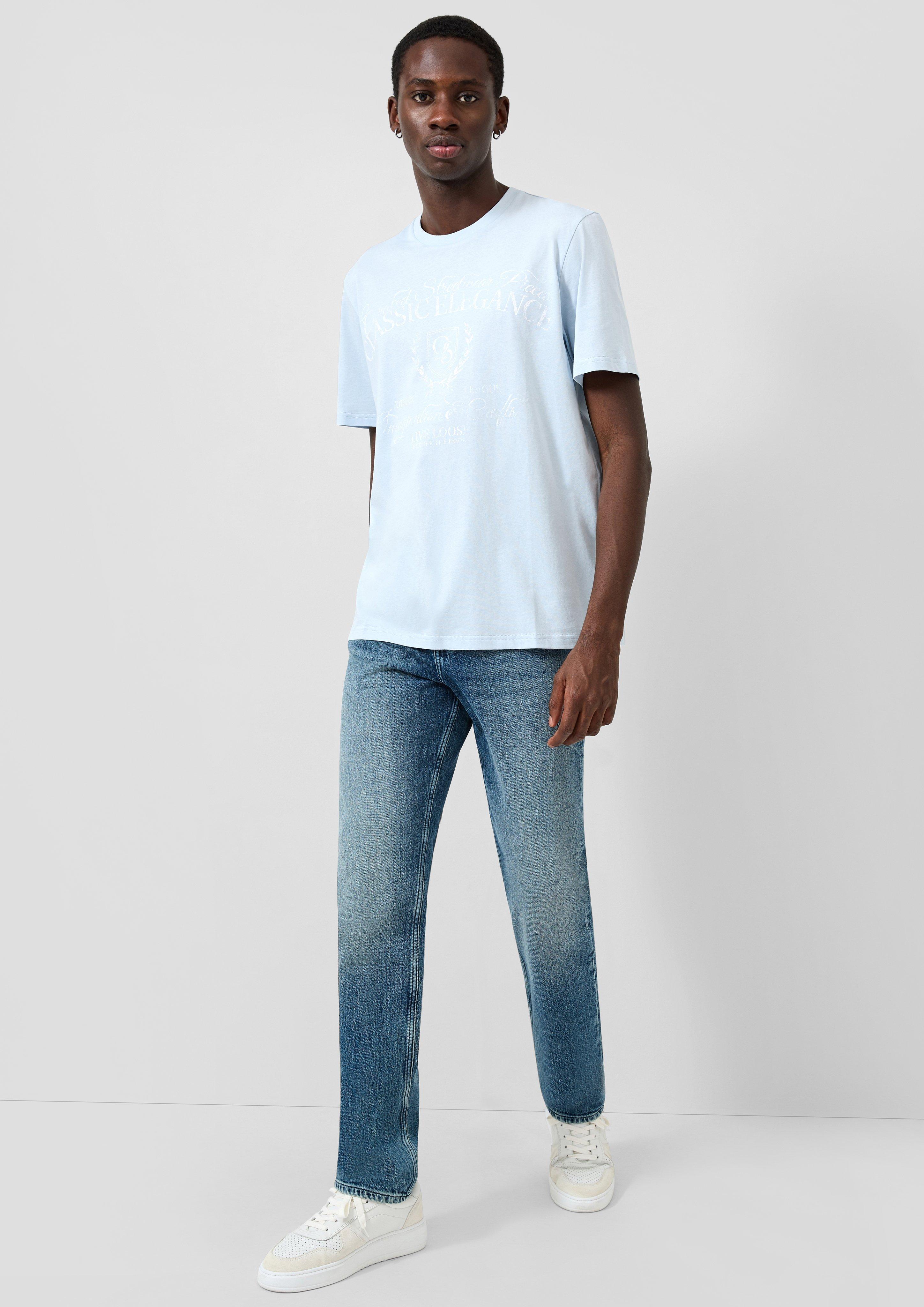 T-Shirt in 50D0, 61D0 & 02D0