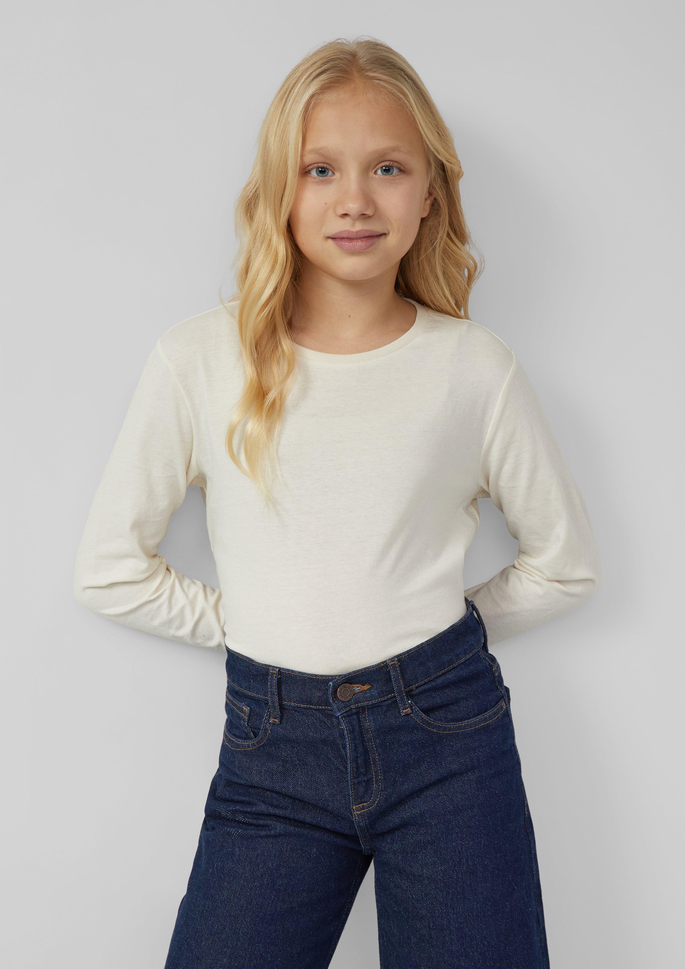 T-shirt in 0401, 4615, 5742 & 0100