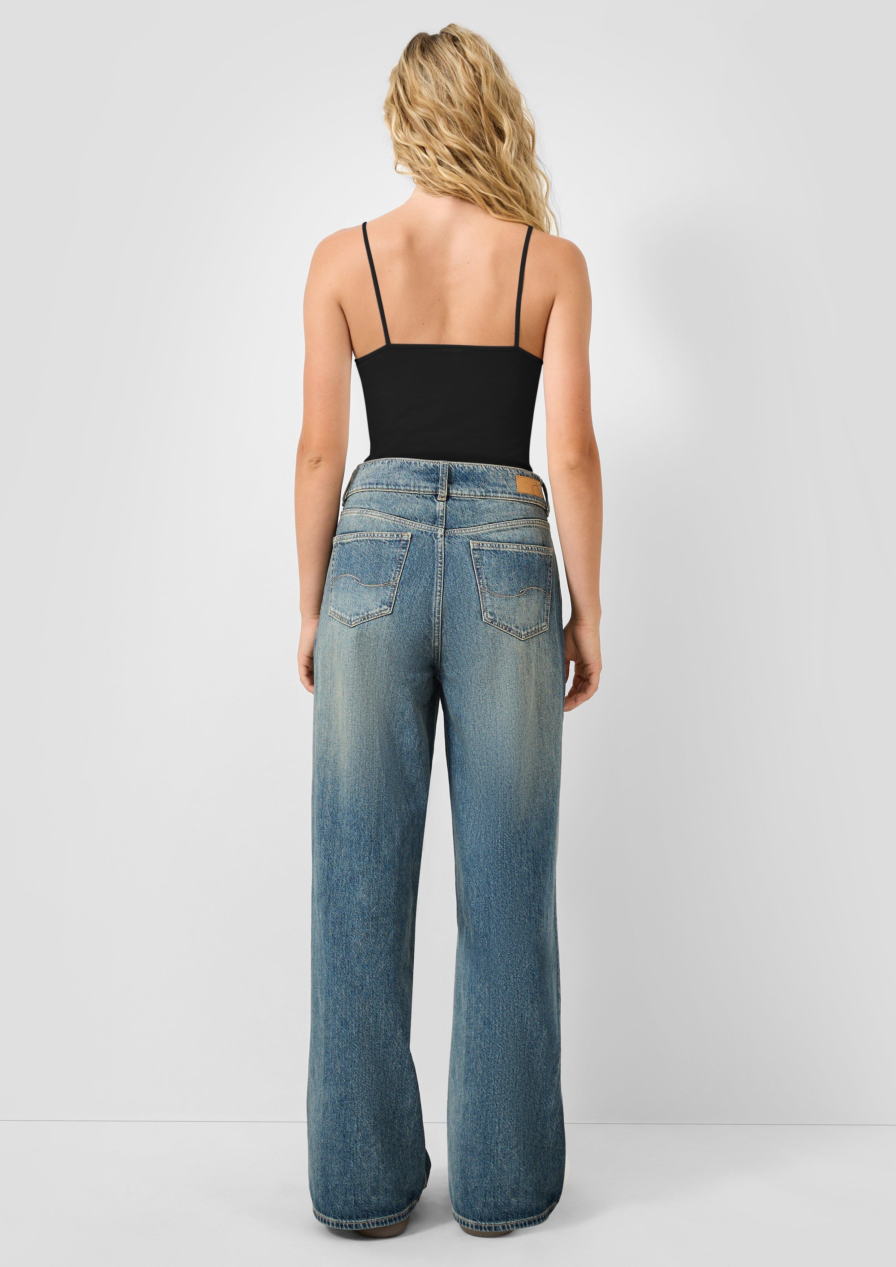 T-Shirt in 9999, 0300 & 9625