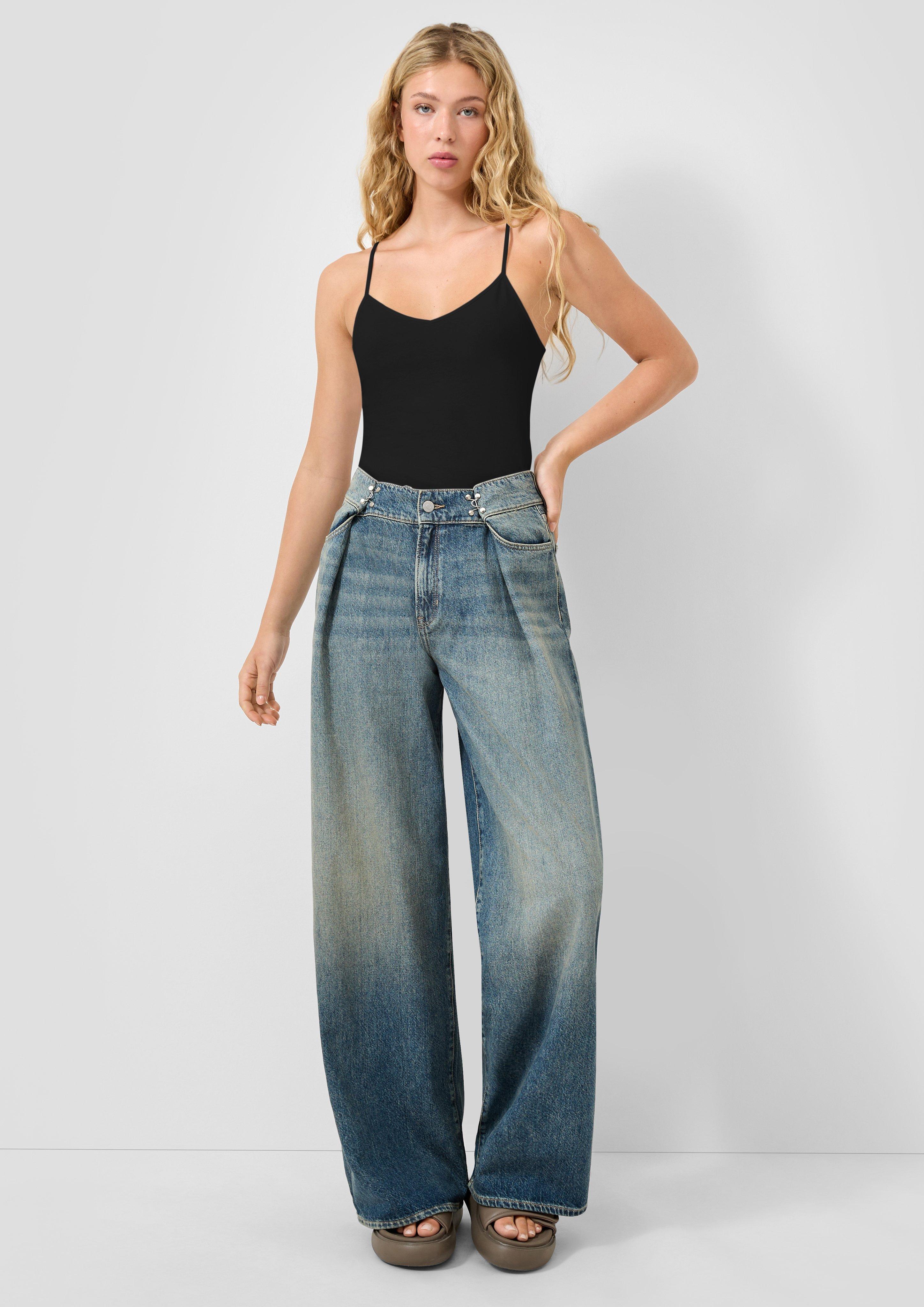 T-Shirt in 9999, 0300 & 9625