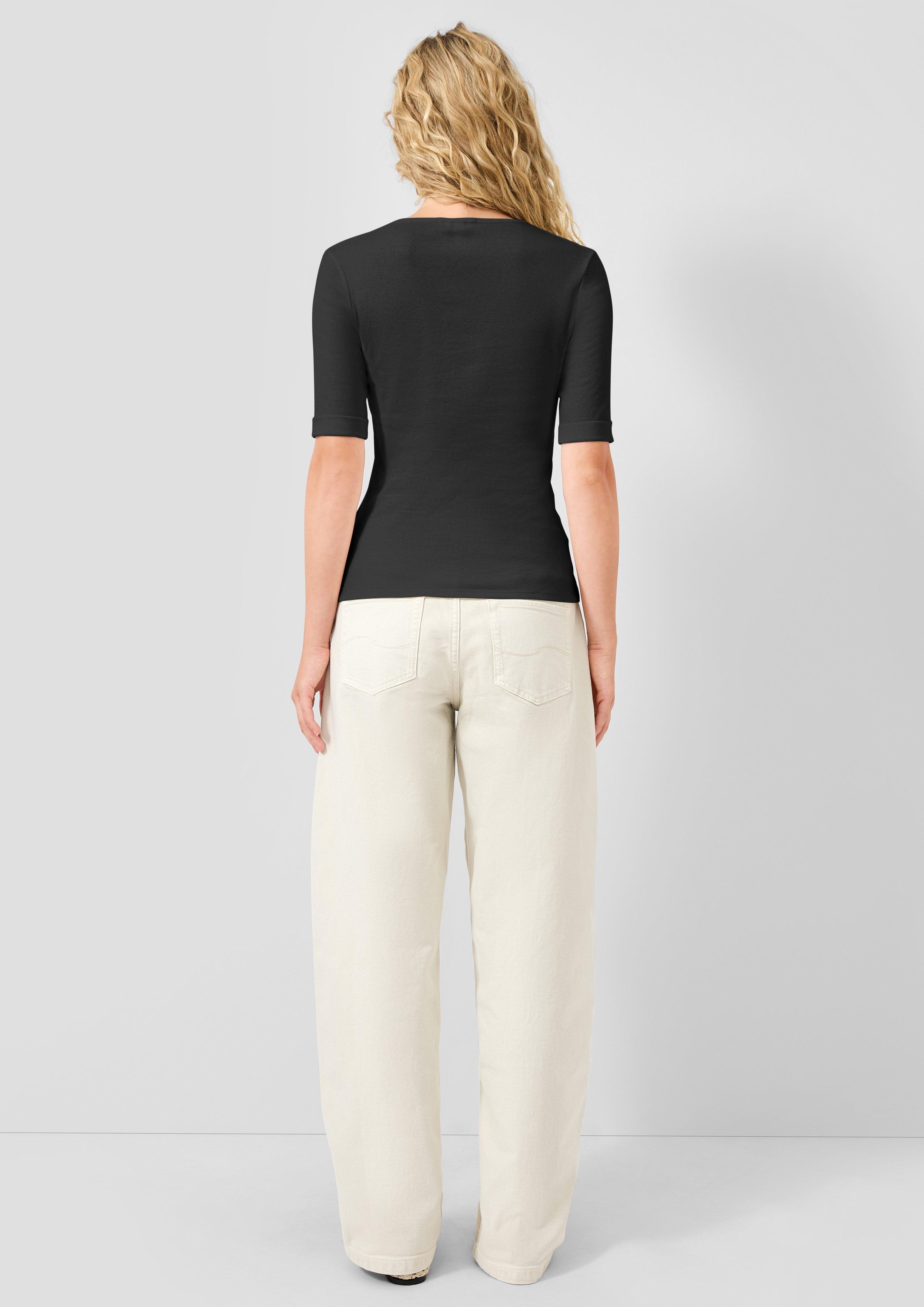 T-Shirt in 9999, 0300 & 5104