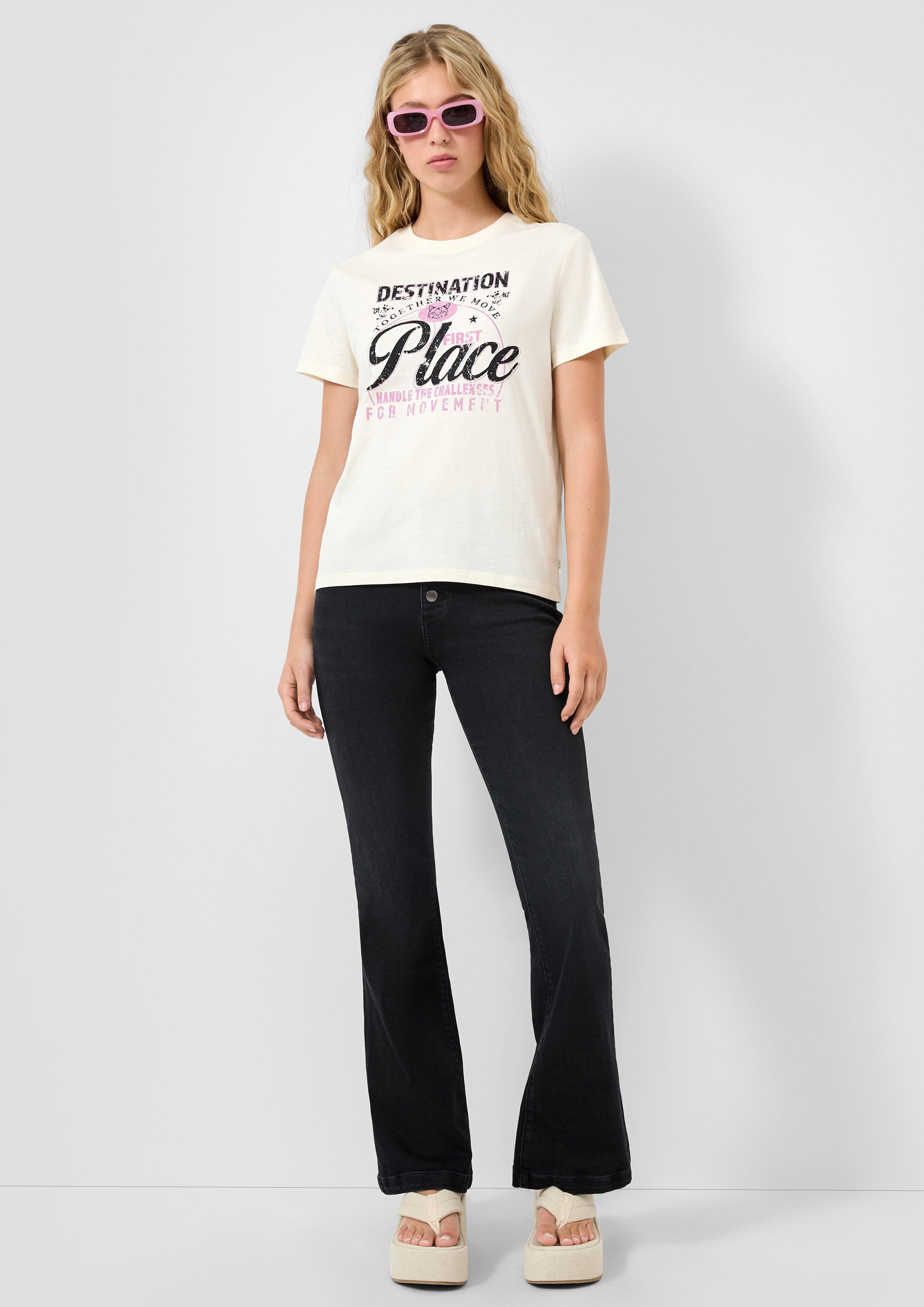 T-Shirt in 03D0, 99D0 & 51D0