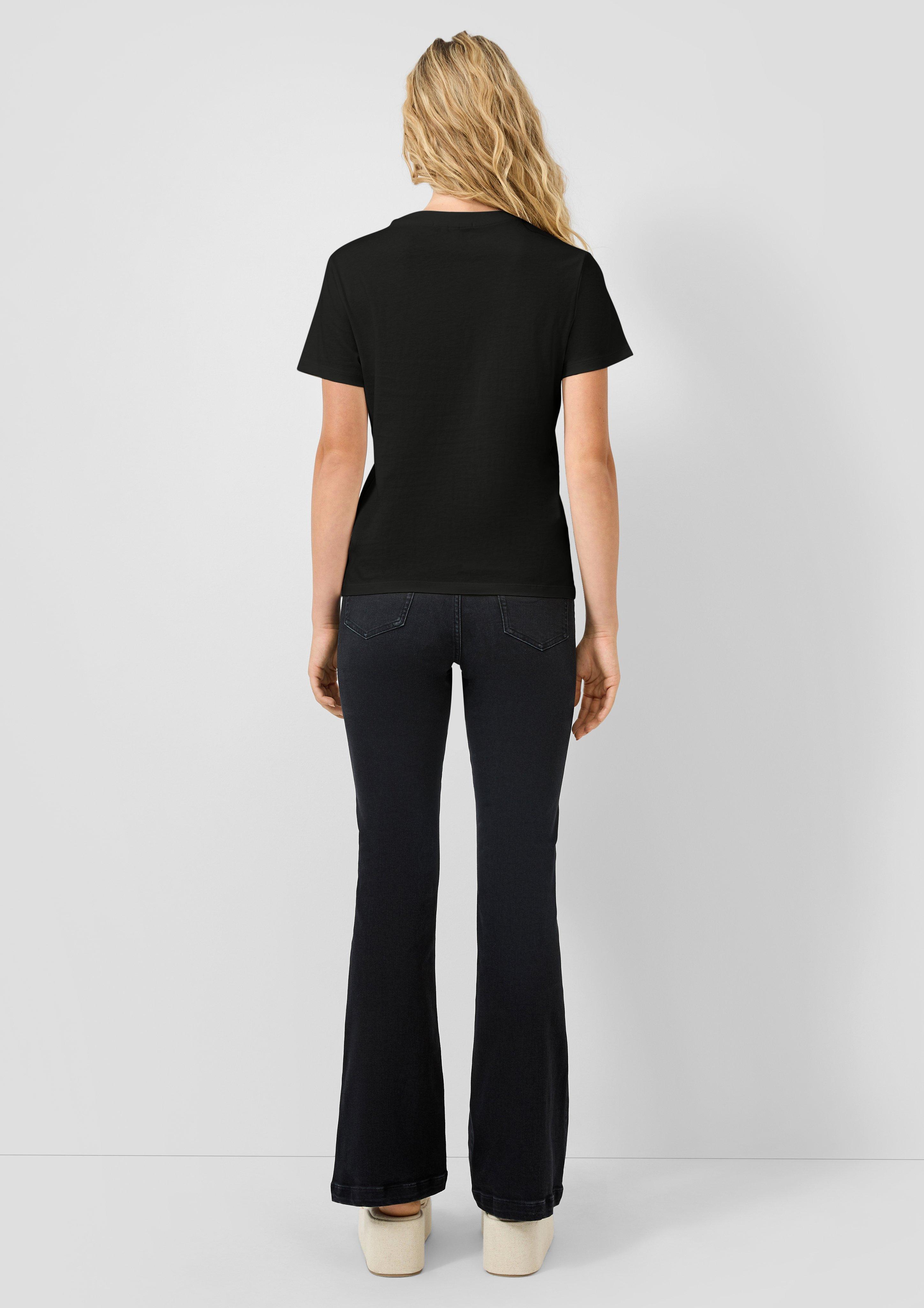 T-Shirt in 99D0, 03D0 & 51D0