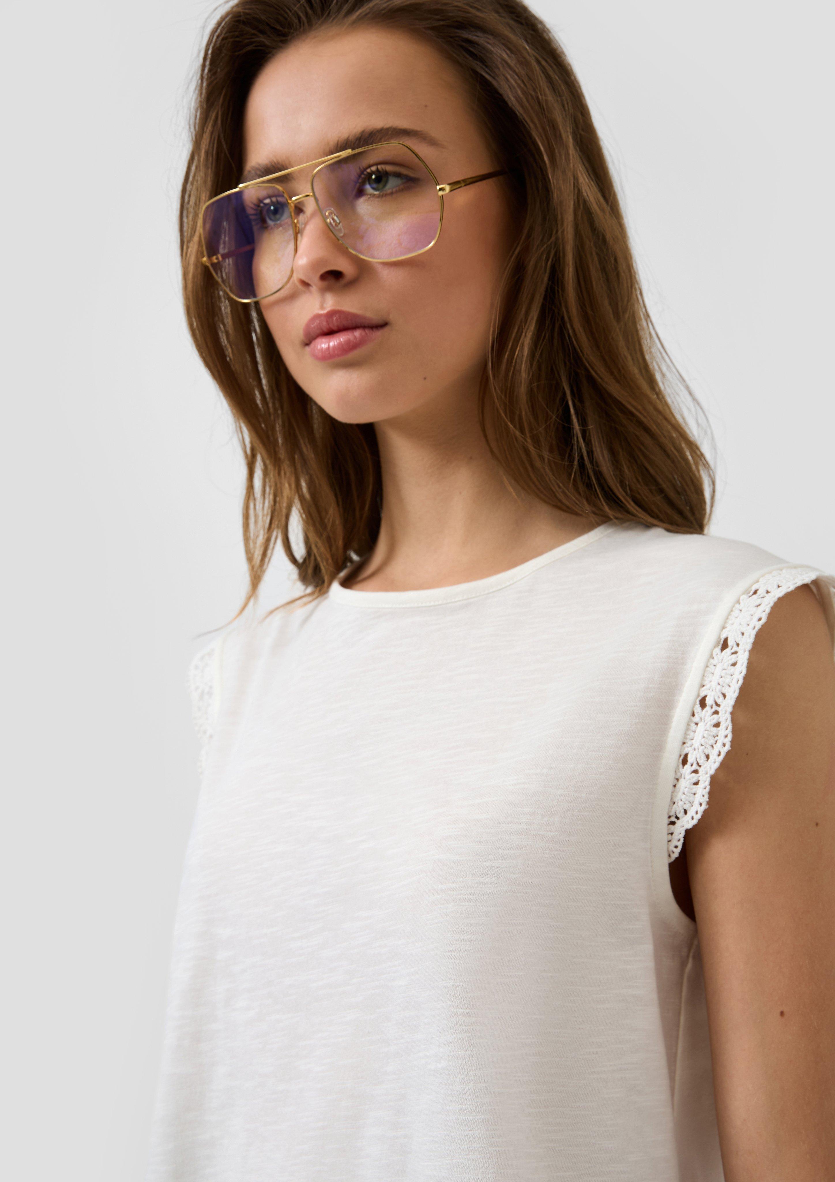 T-Shirt in 0200, 7927 & 9999