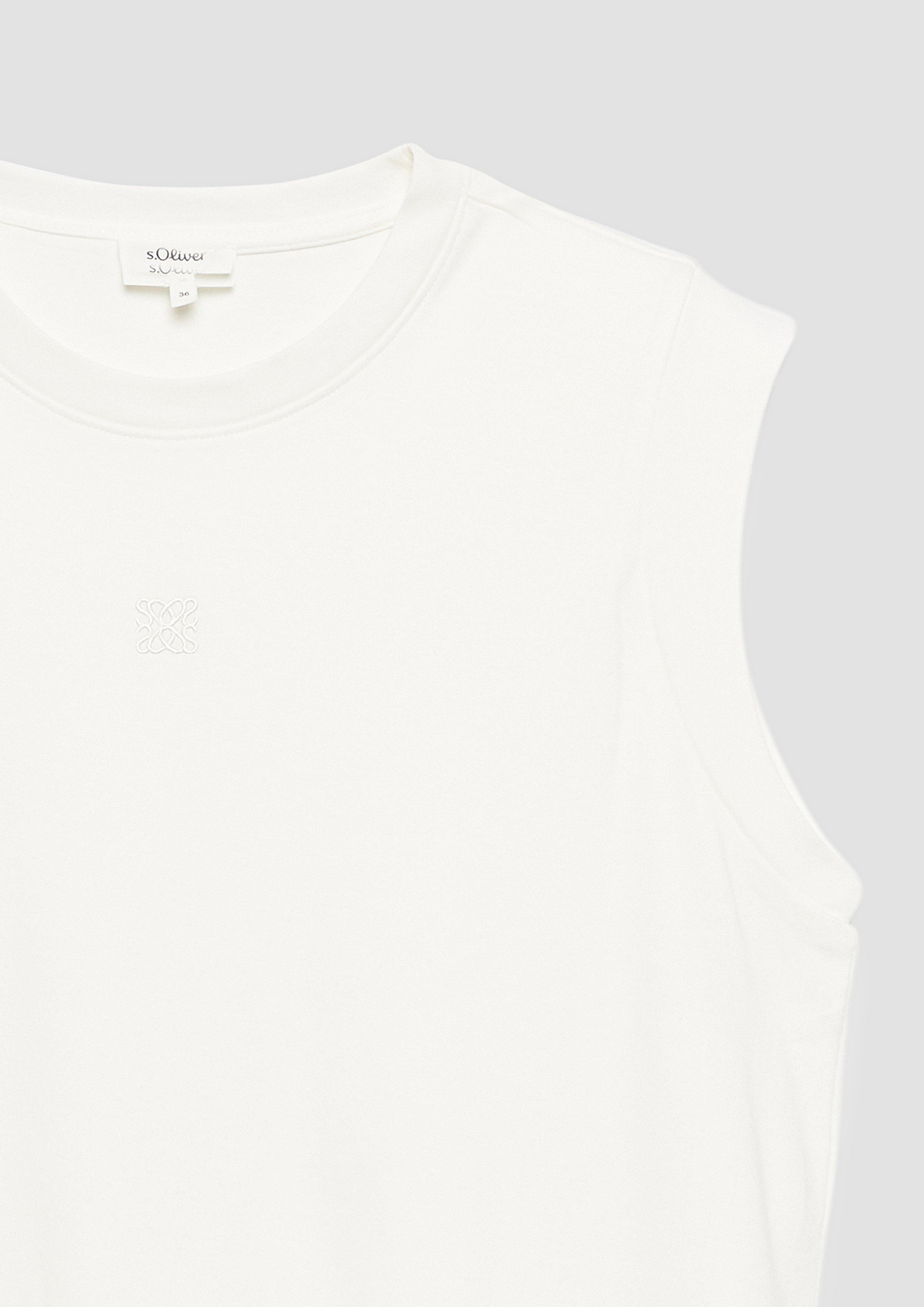 T-Shirt in 0210, 9999 & 3903