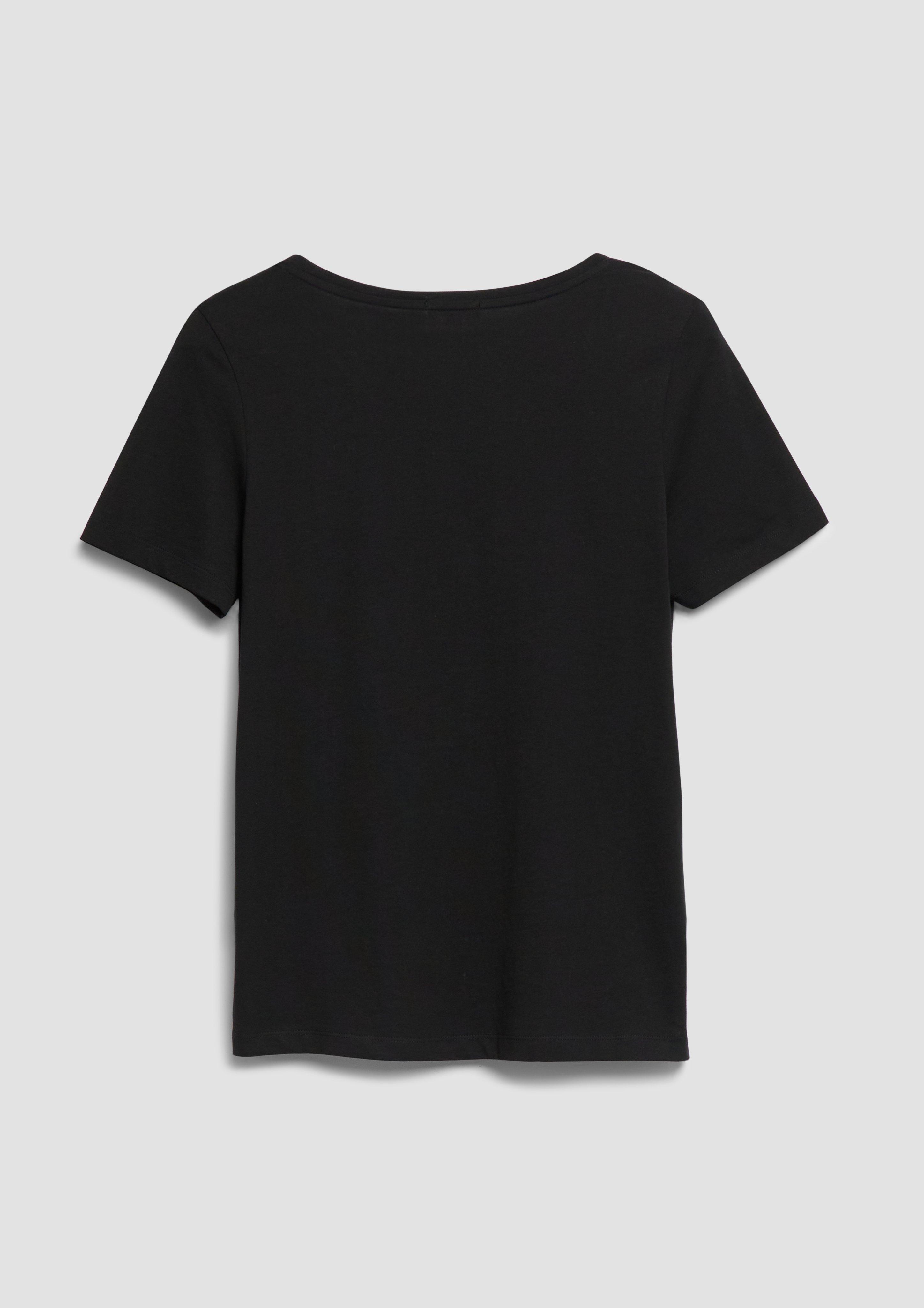 T-Shirt in 99D0, 01D1 & 01D0