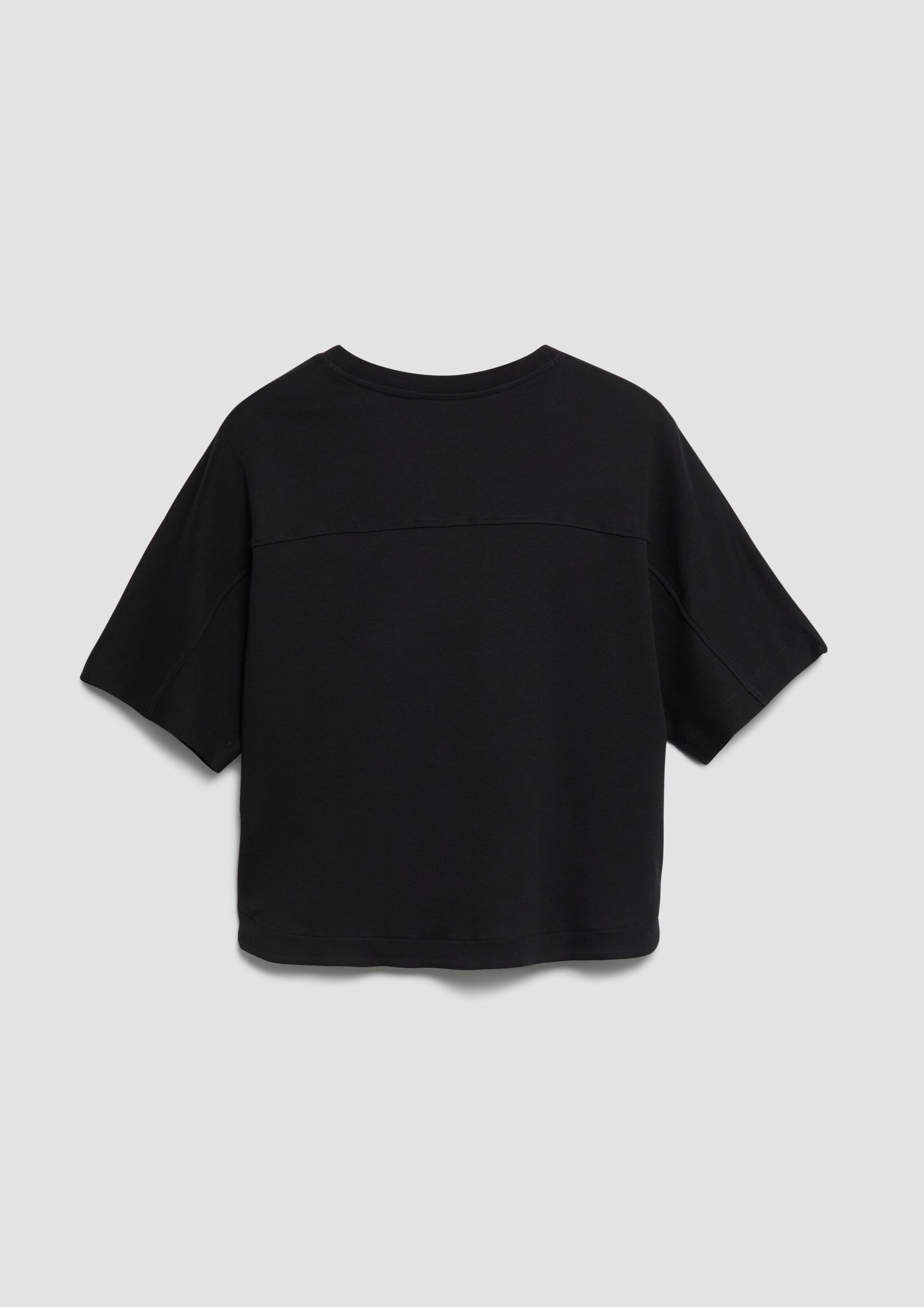 T-Shirt in 9999 & 0100