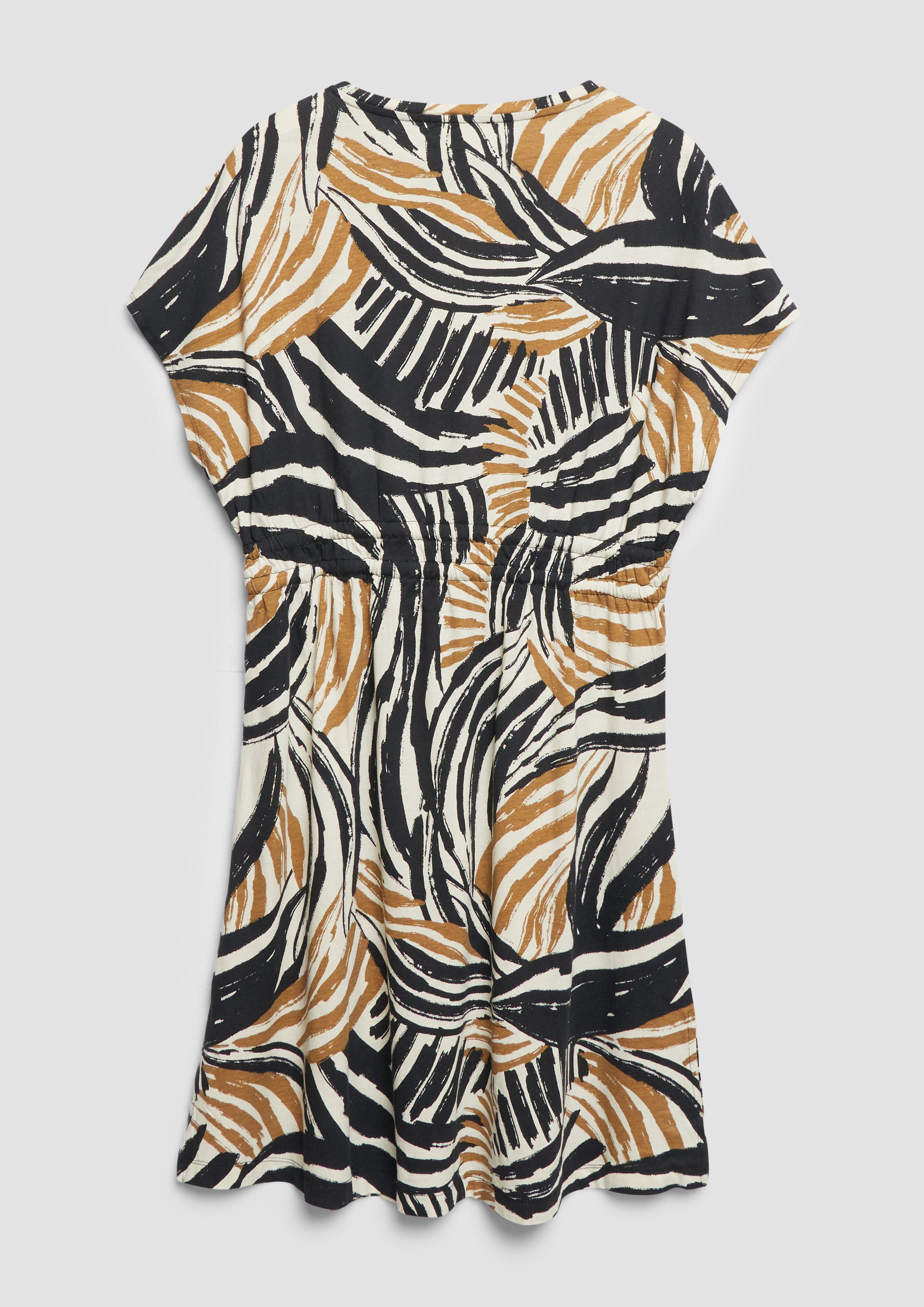 Jurk in 84A0, 3903, 8918, 42A0 & 9999