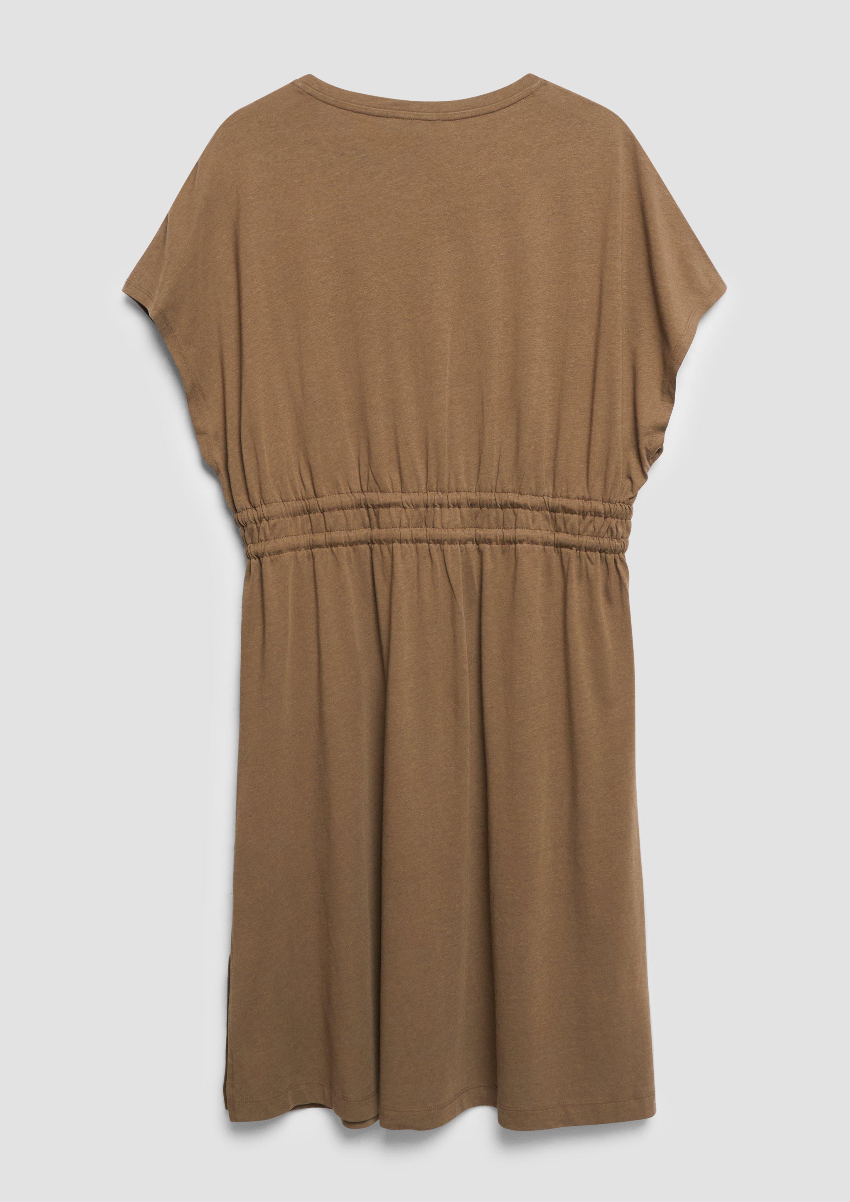 Jurk in 8918, 84A0, 3903, 42A0 & 9999