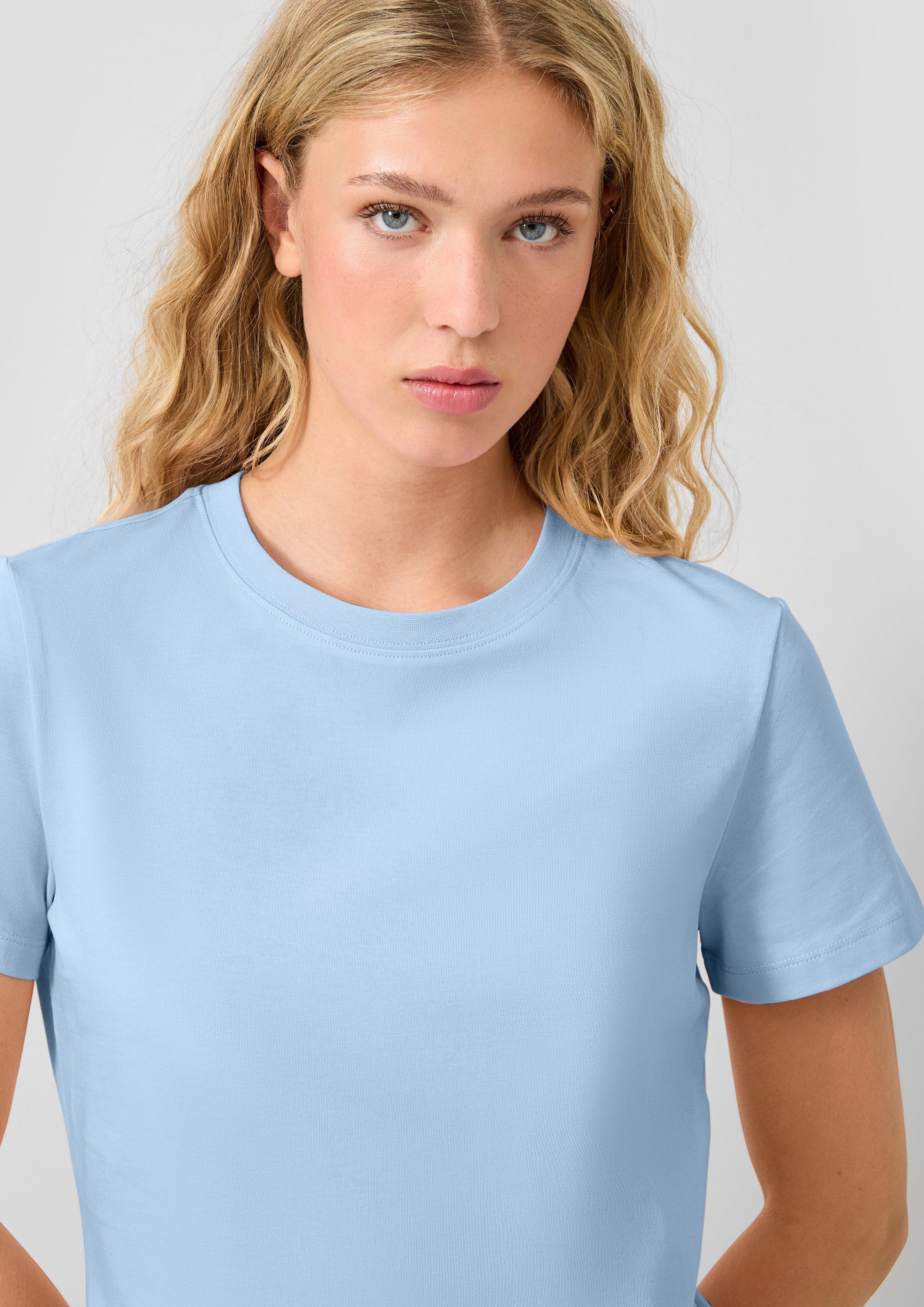 T-Shirt in 5104, 9999, 0300 & 4143