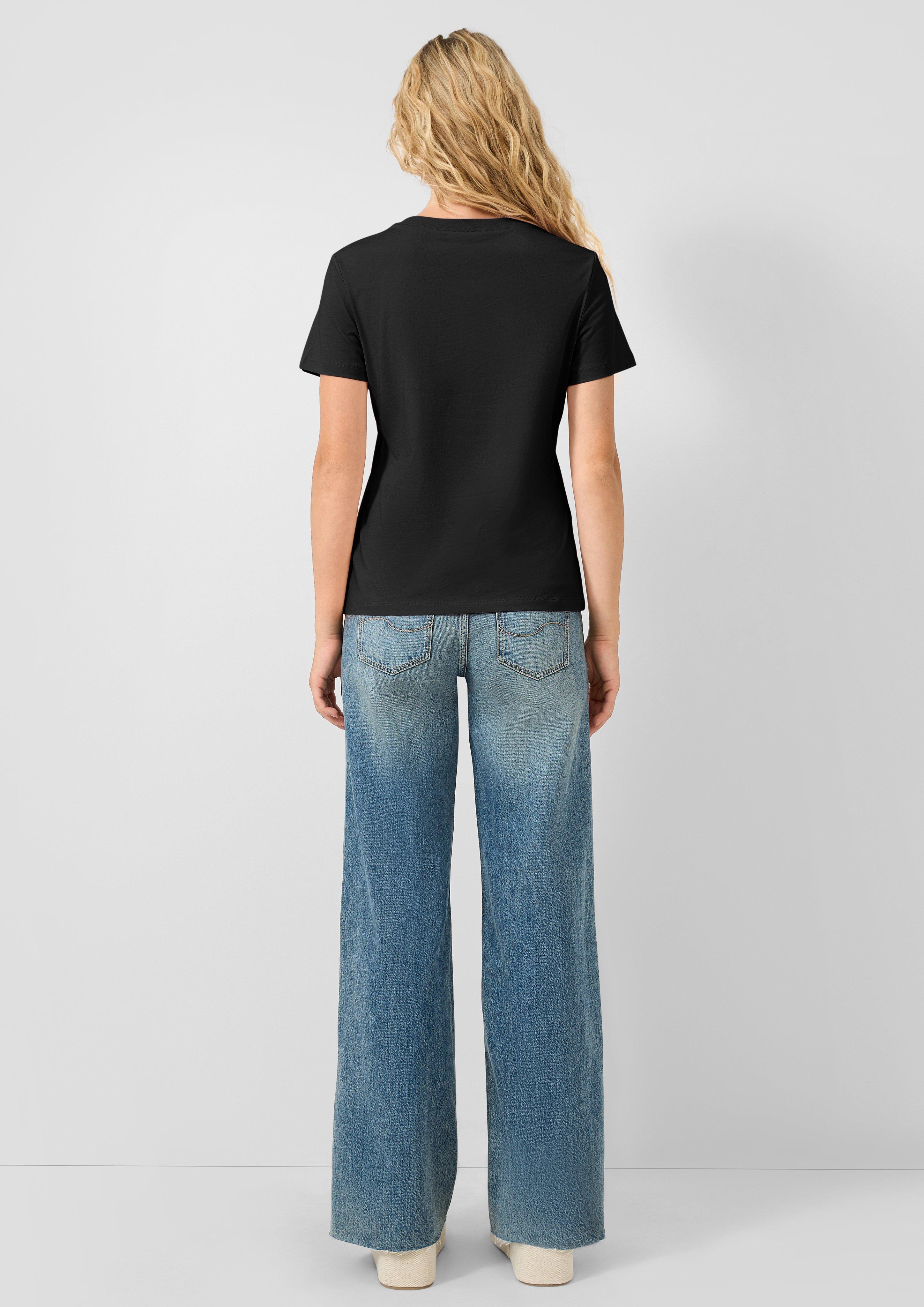 T-Shirt in 9999, 5104, 0300 & 4143