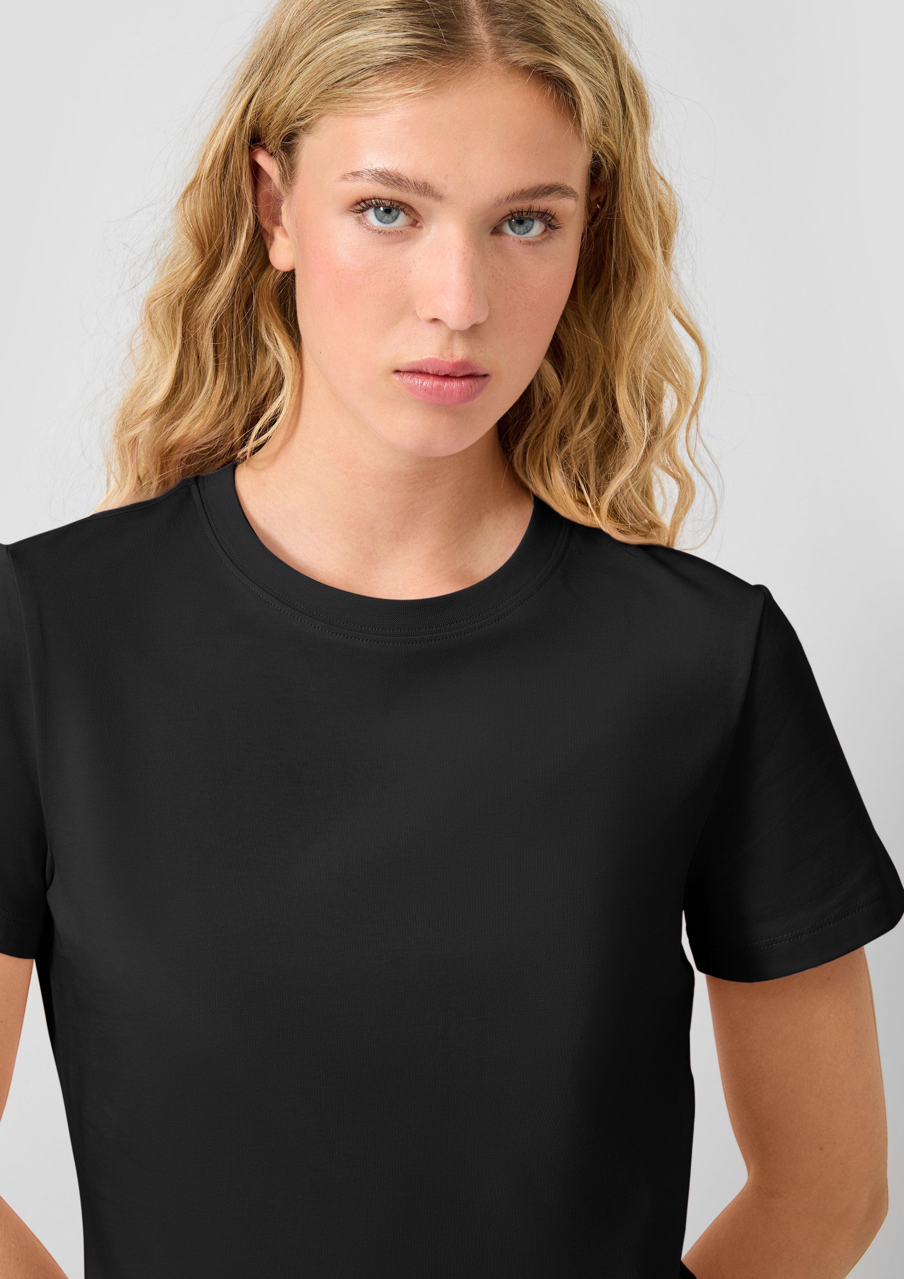 T-Shirt in 9999, 5104, 0300 & 4143