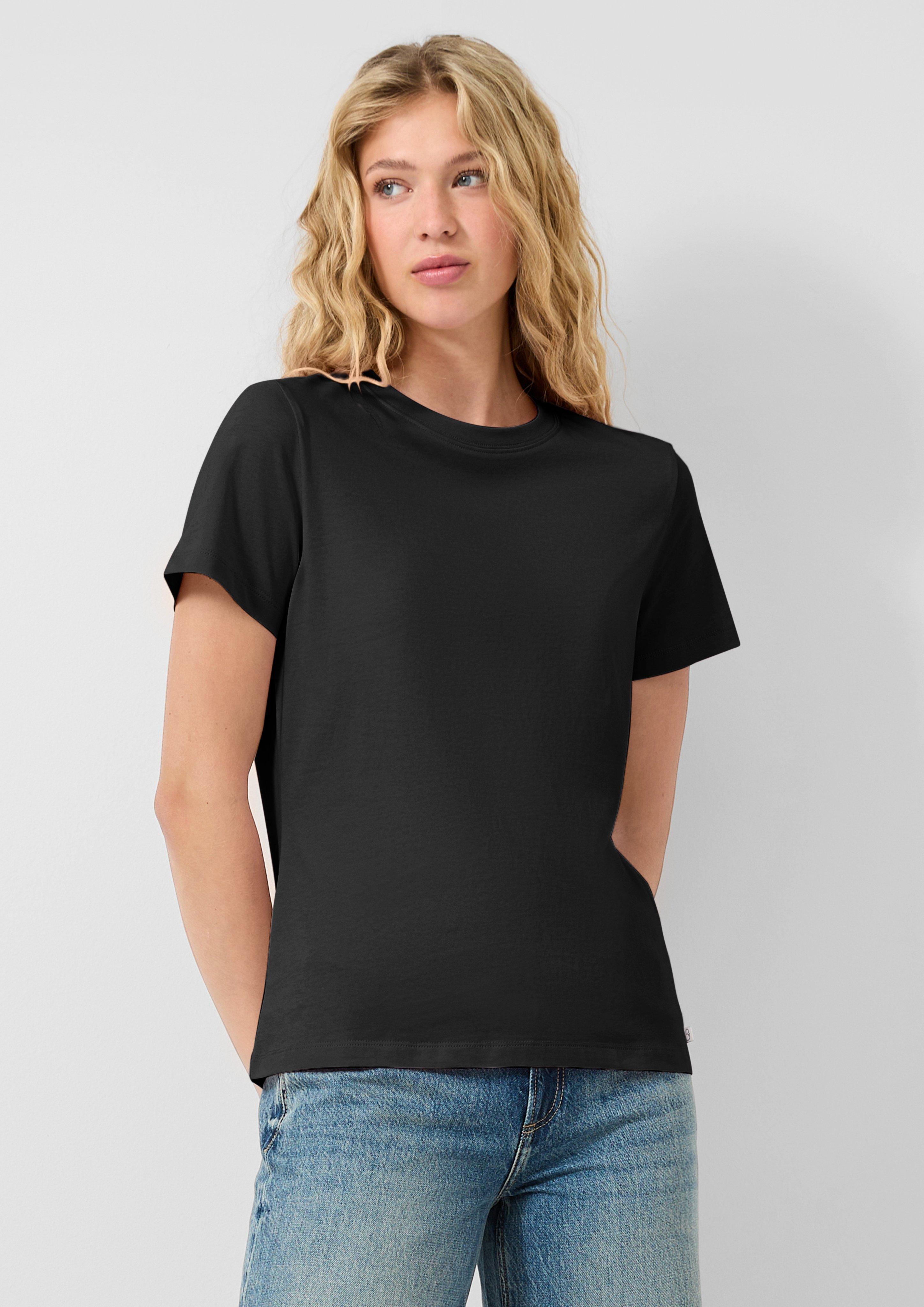 T-Shirt in 9999, 5104, 0300 & 4143