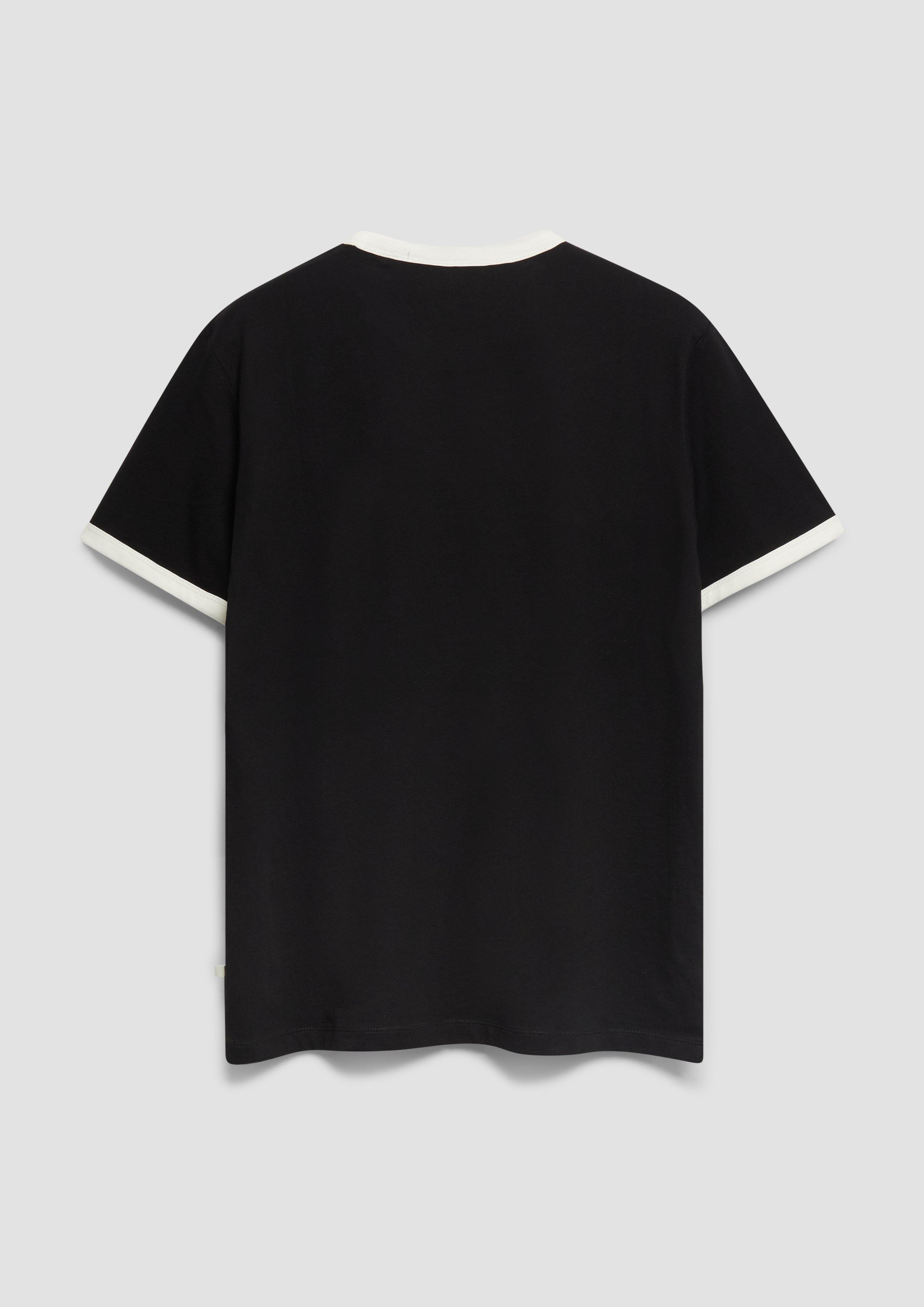 T-Shirt in 99D1 & 02D1