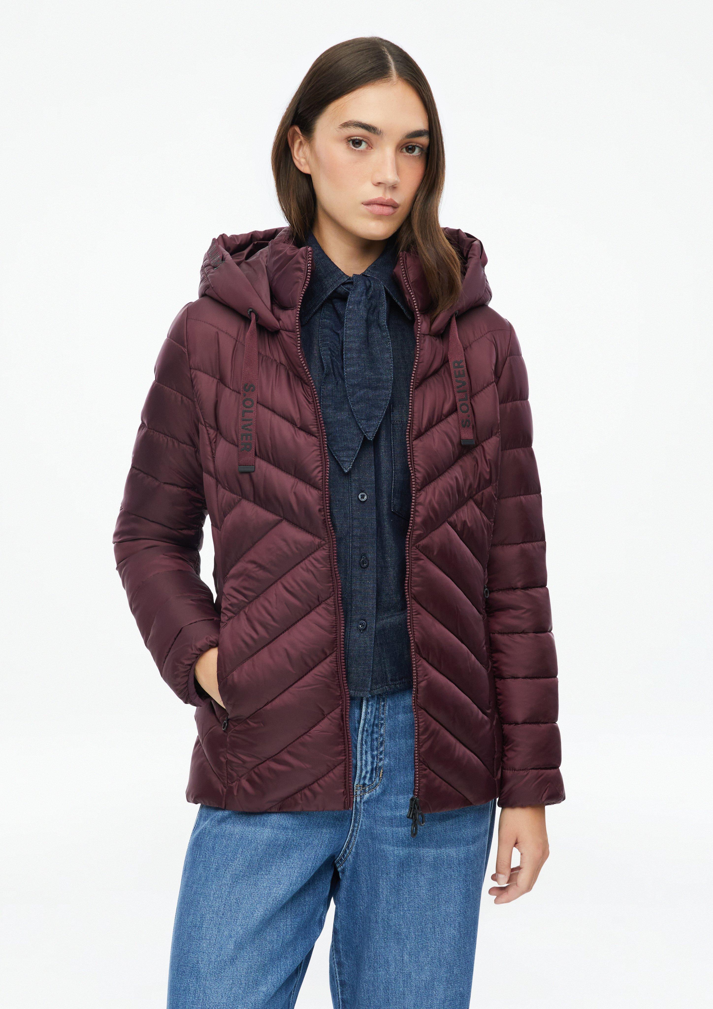 Leichte Steppjacke mit Kapuze in Farbe bordeaux von s.Oliver