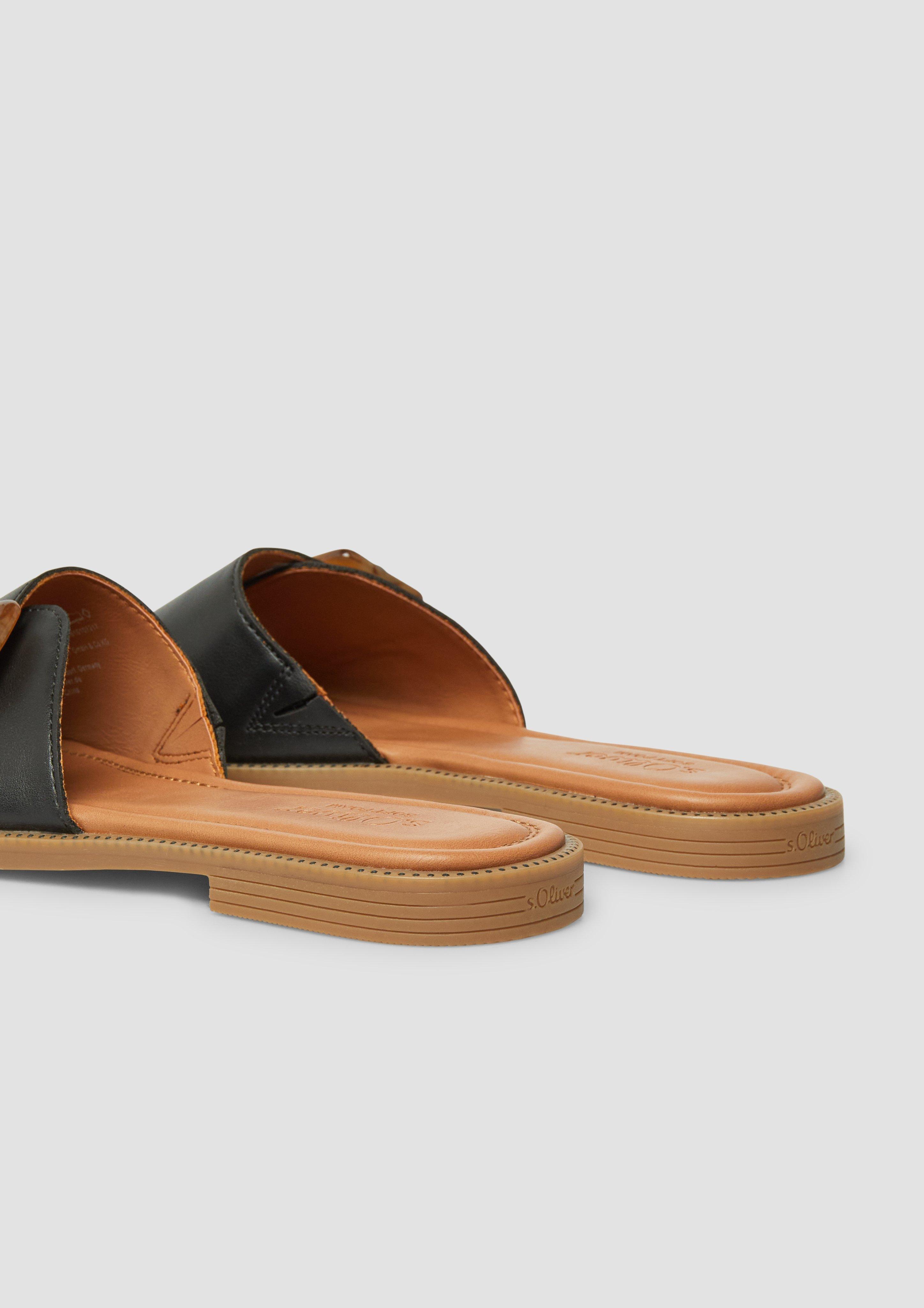 Sandals in 9999, 93A1, 0100 & 0400