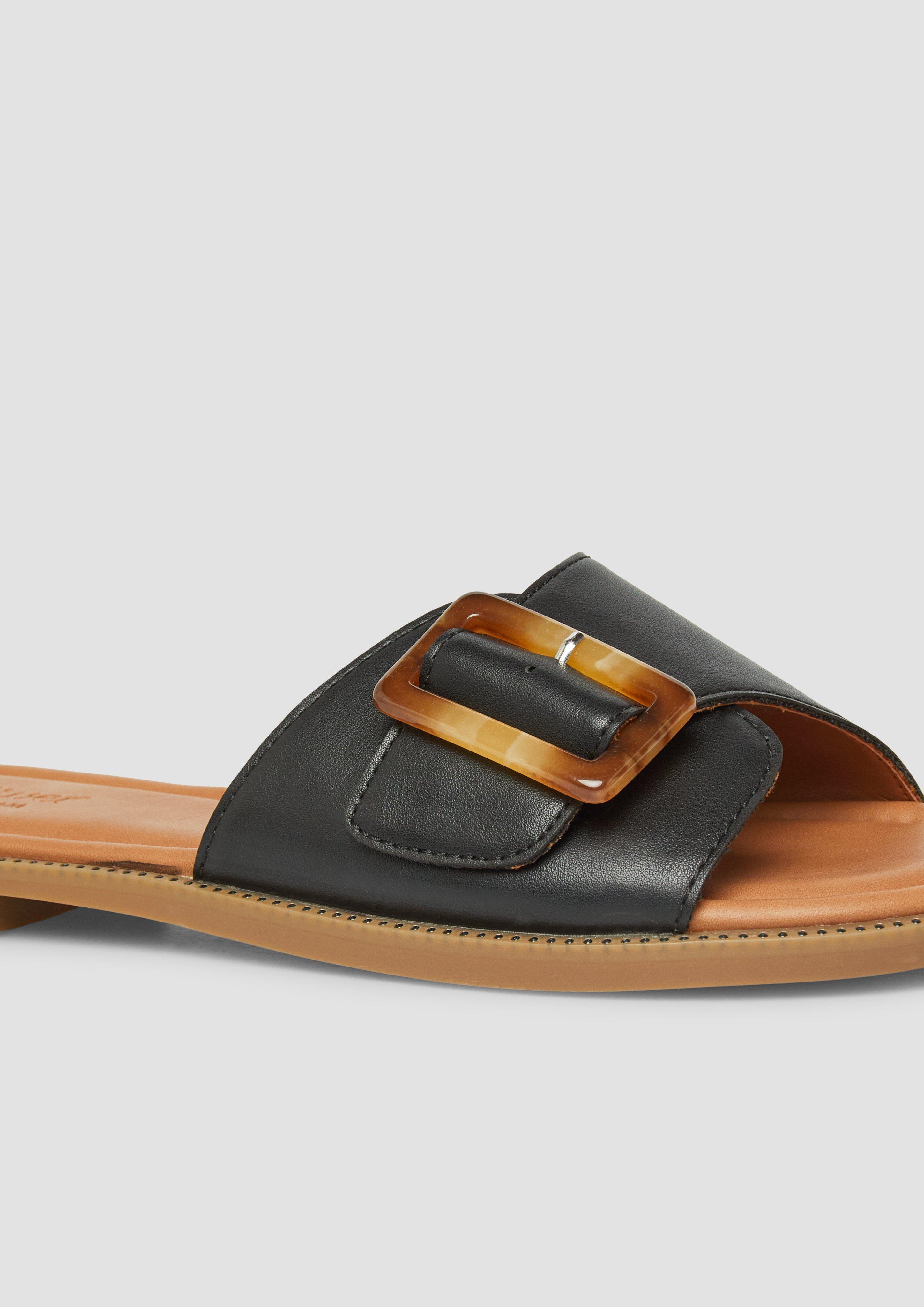 Sandals in 9999, 93A1, 0100 & 0400