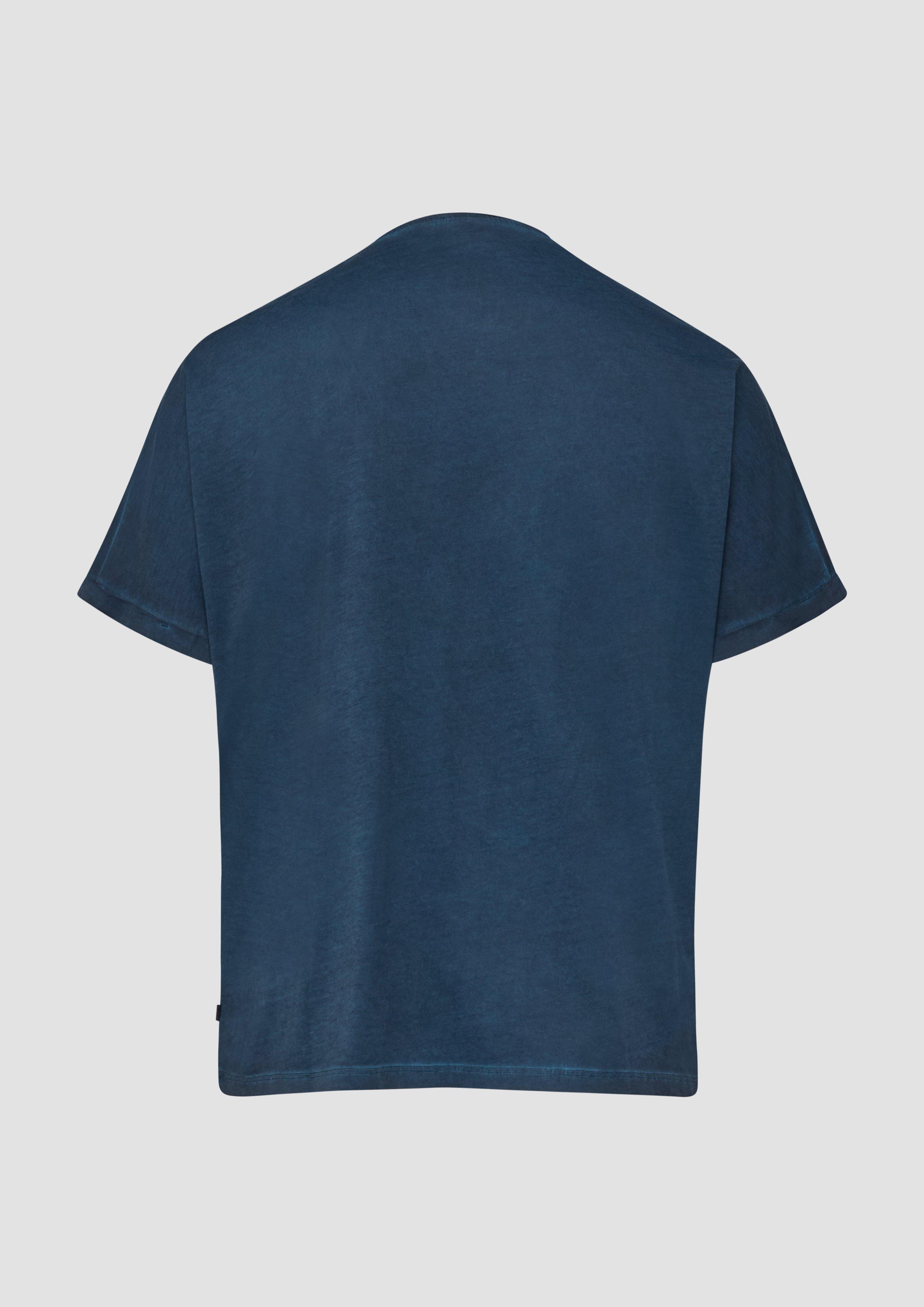 T-Shirt in 58D2, 99D0, 81D3 & 79D1