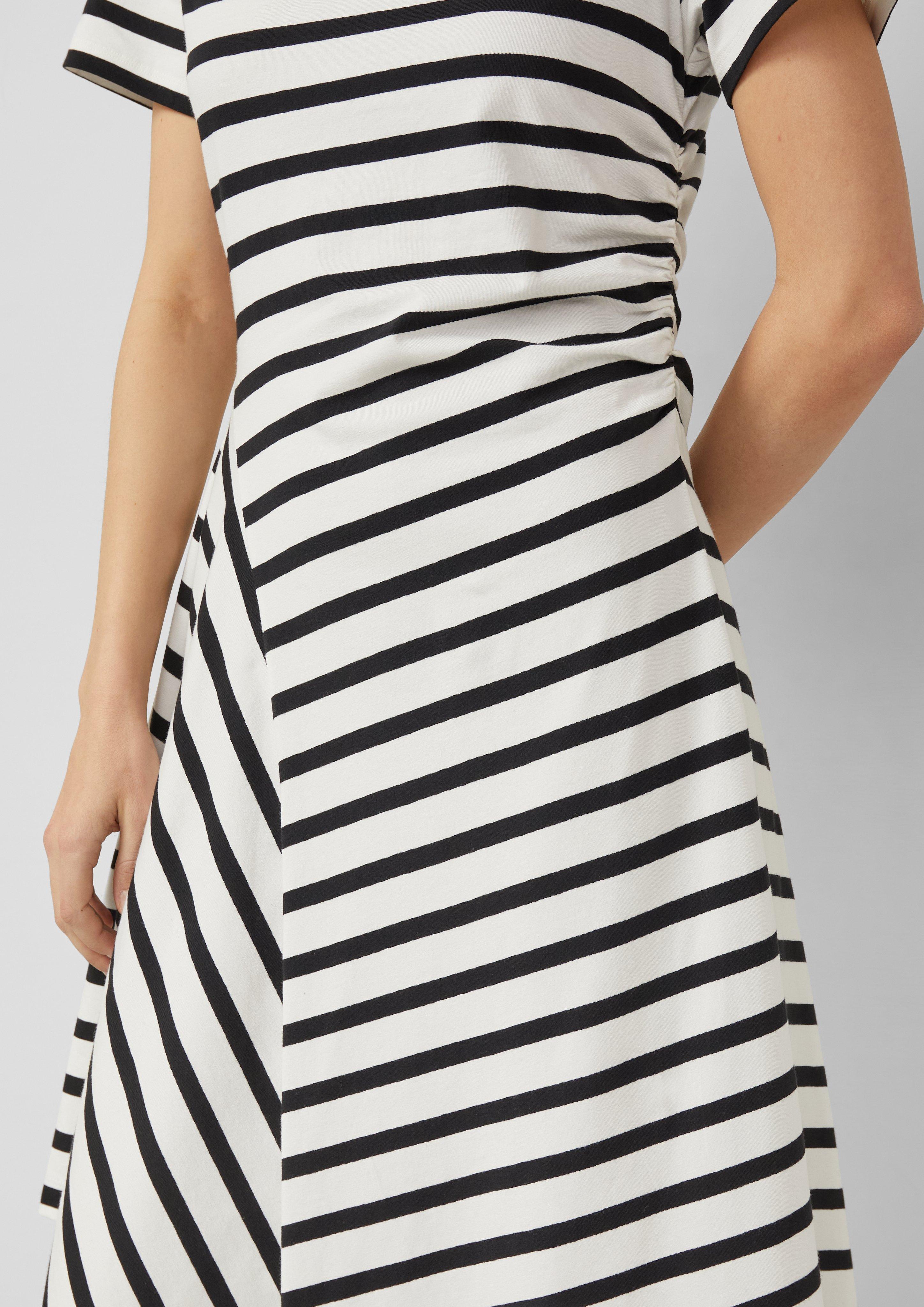 Thumbnail - Asymmetrisches Jerseykleid mit Raffung