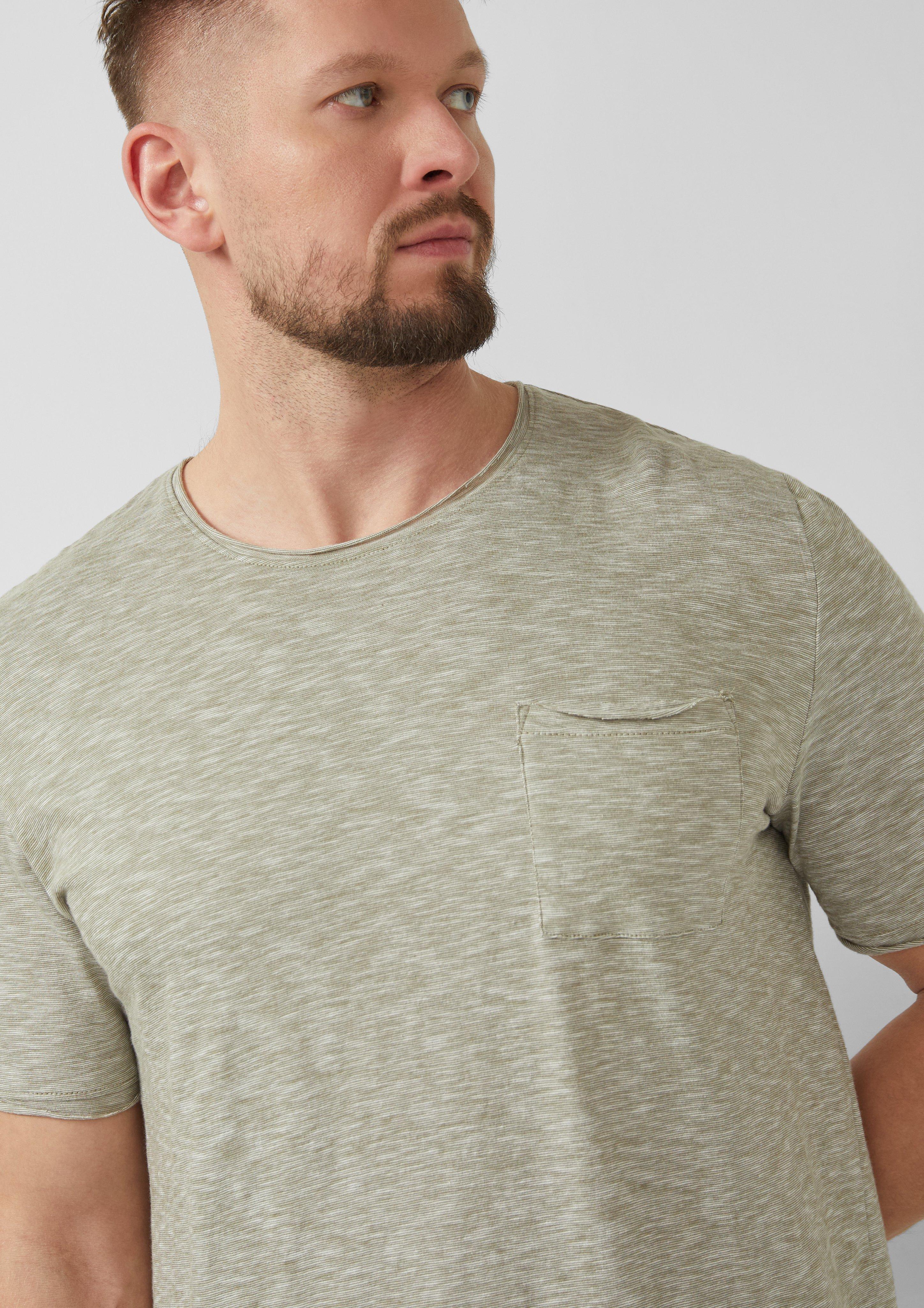 T-Shirt mit Brusttasche und Rollsaum