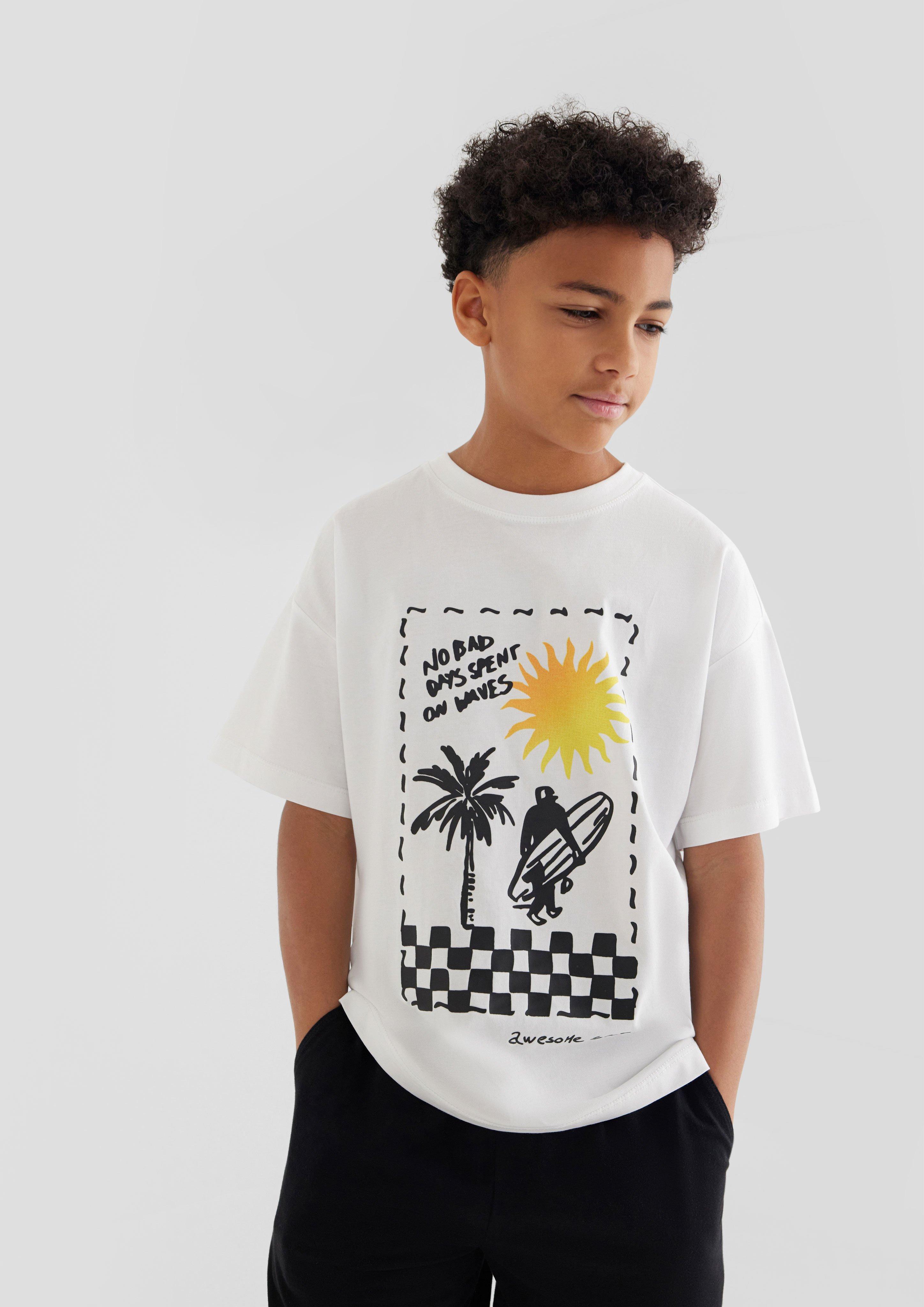 T-Shirt in 01D4, 44D2, 31D3, 53D3, 52D4, 01D2, 44D4, 99D3 & 52D2