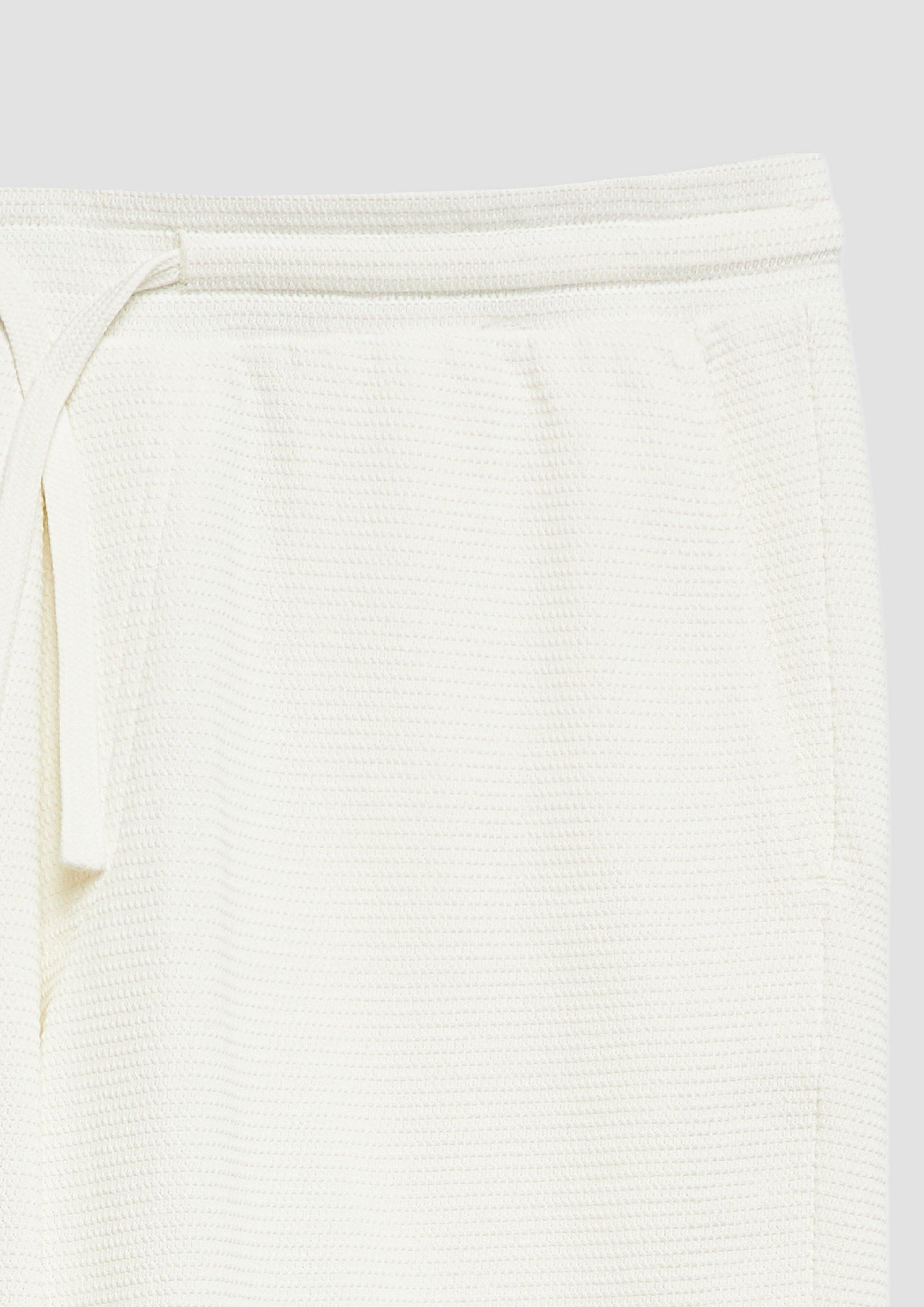 Bermuda in 0200 & 8148