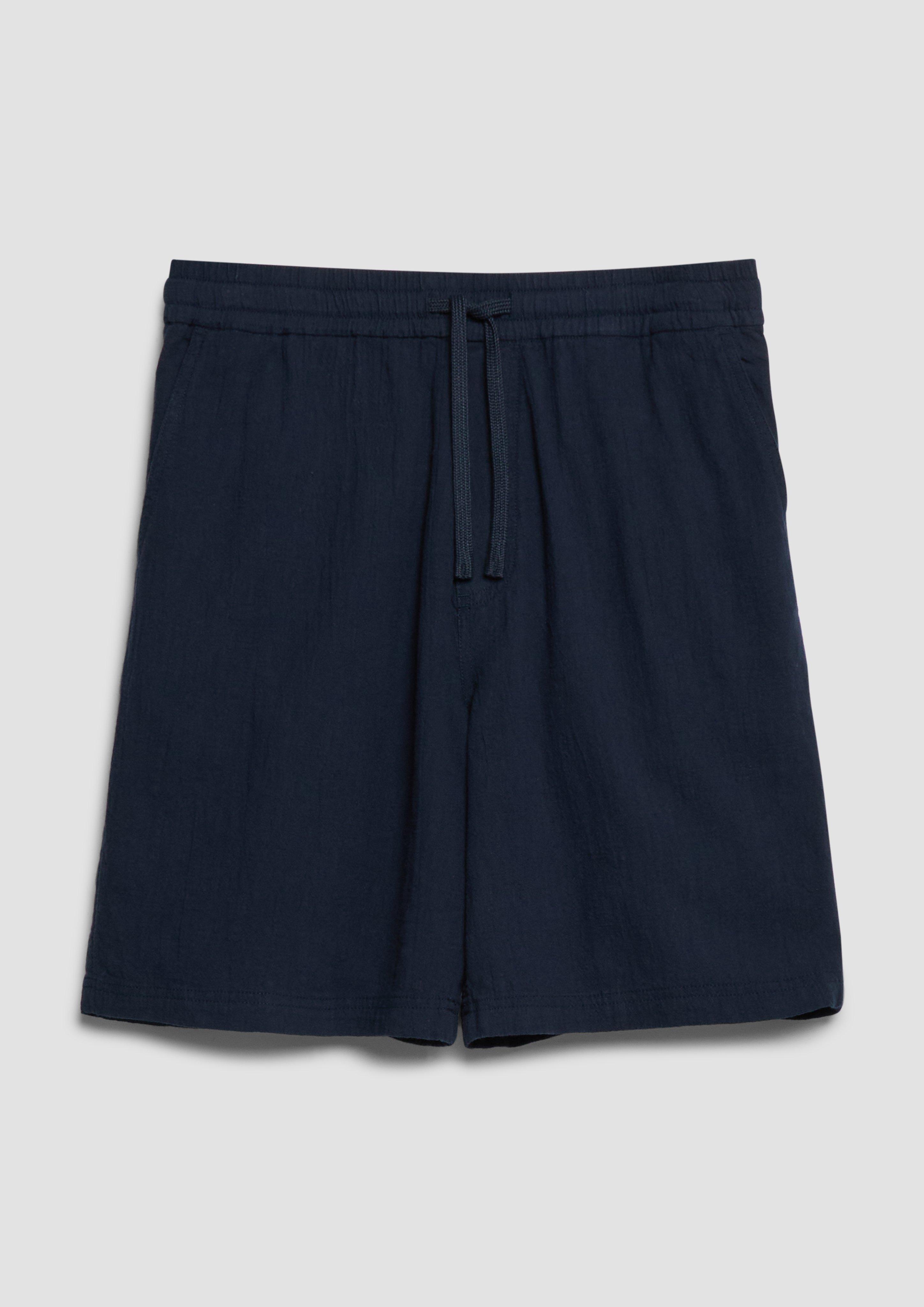 Product sibling navy