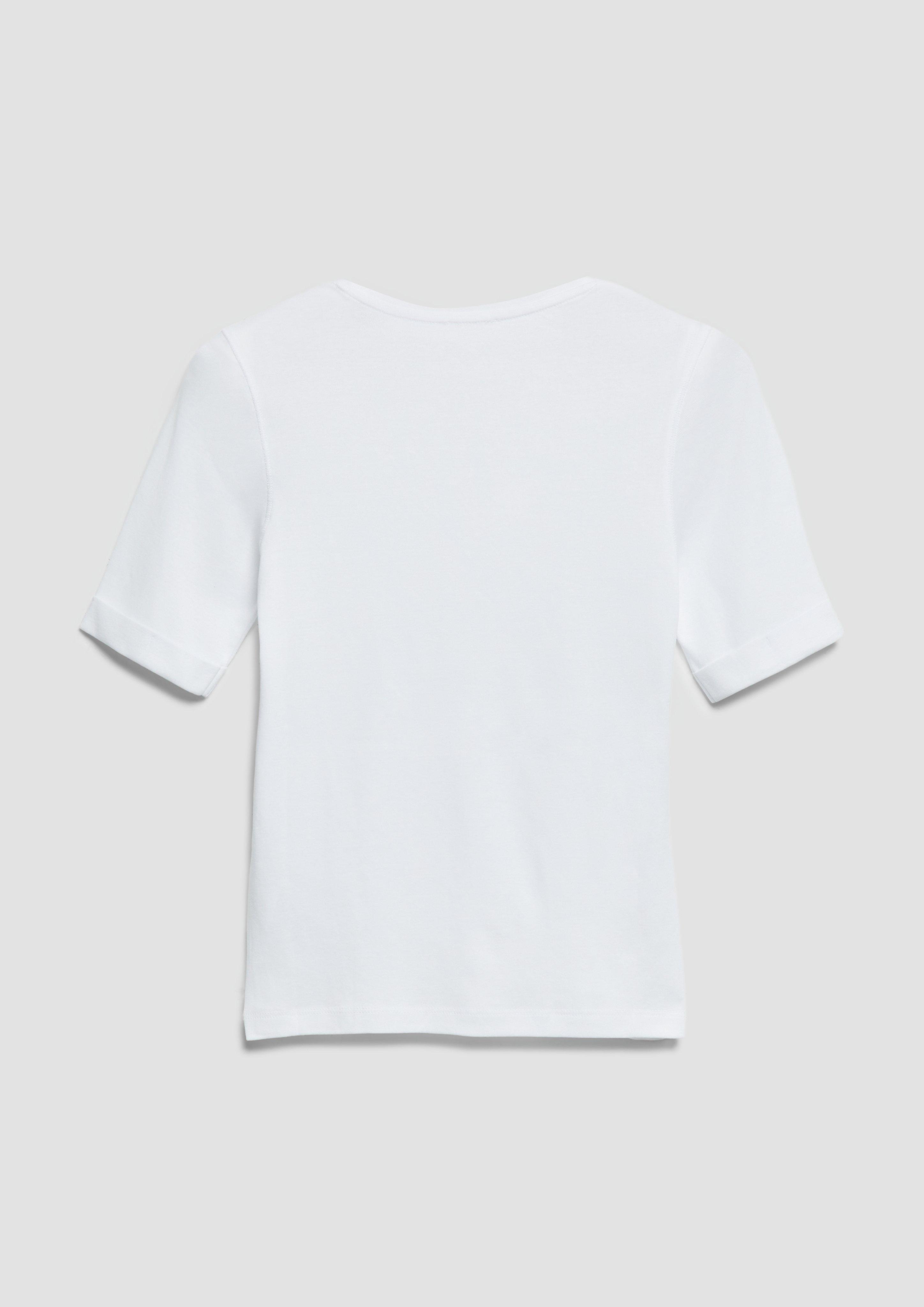 T-Shirt in 0100, 8000, 4239 & 9999