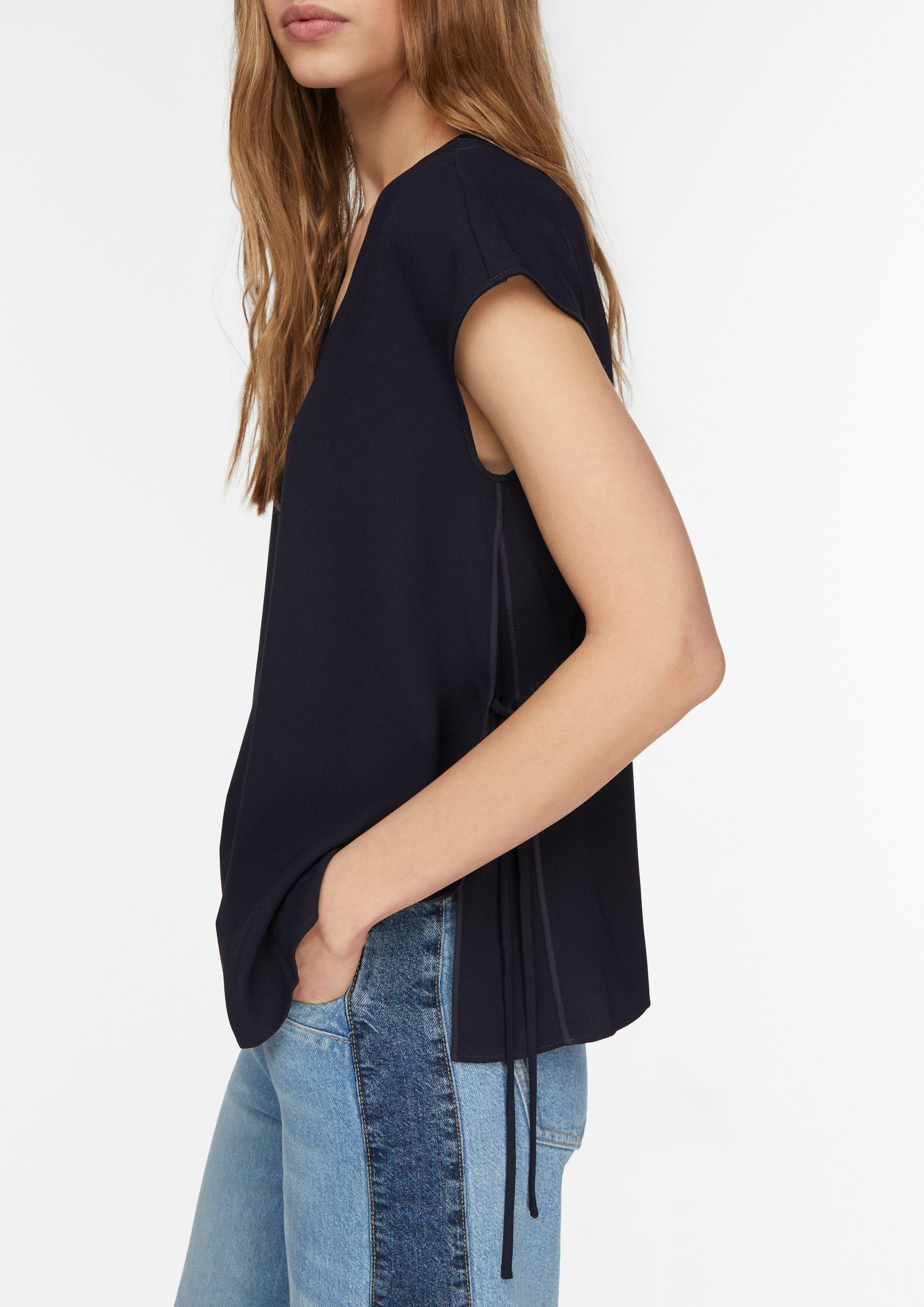 Thumbnail - Crêpe-Bluse mit dekorativen Riemendetails