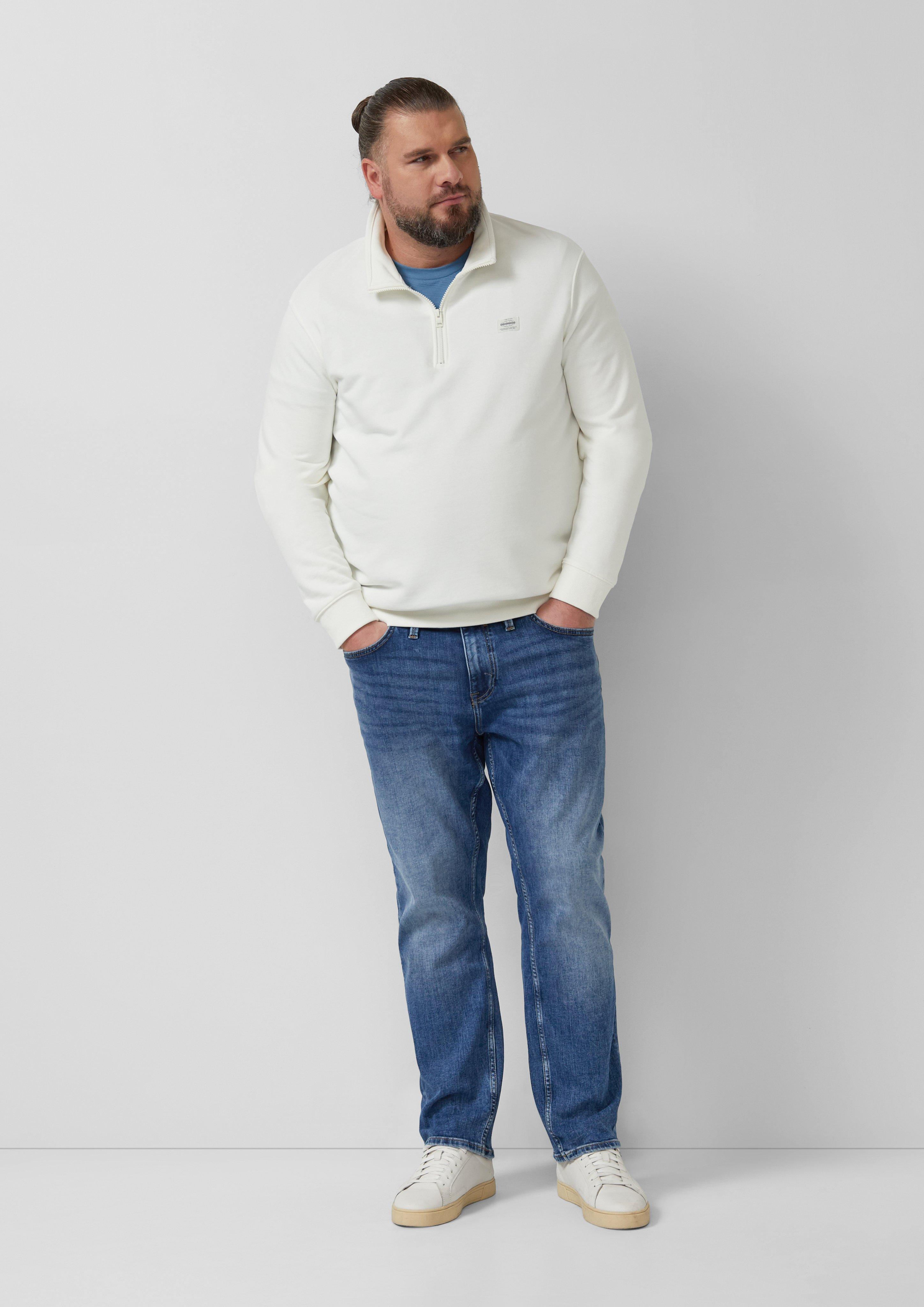 Sweatshirt in 0200, 7853 & 6244