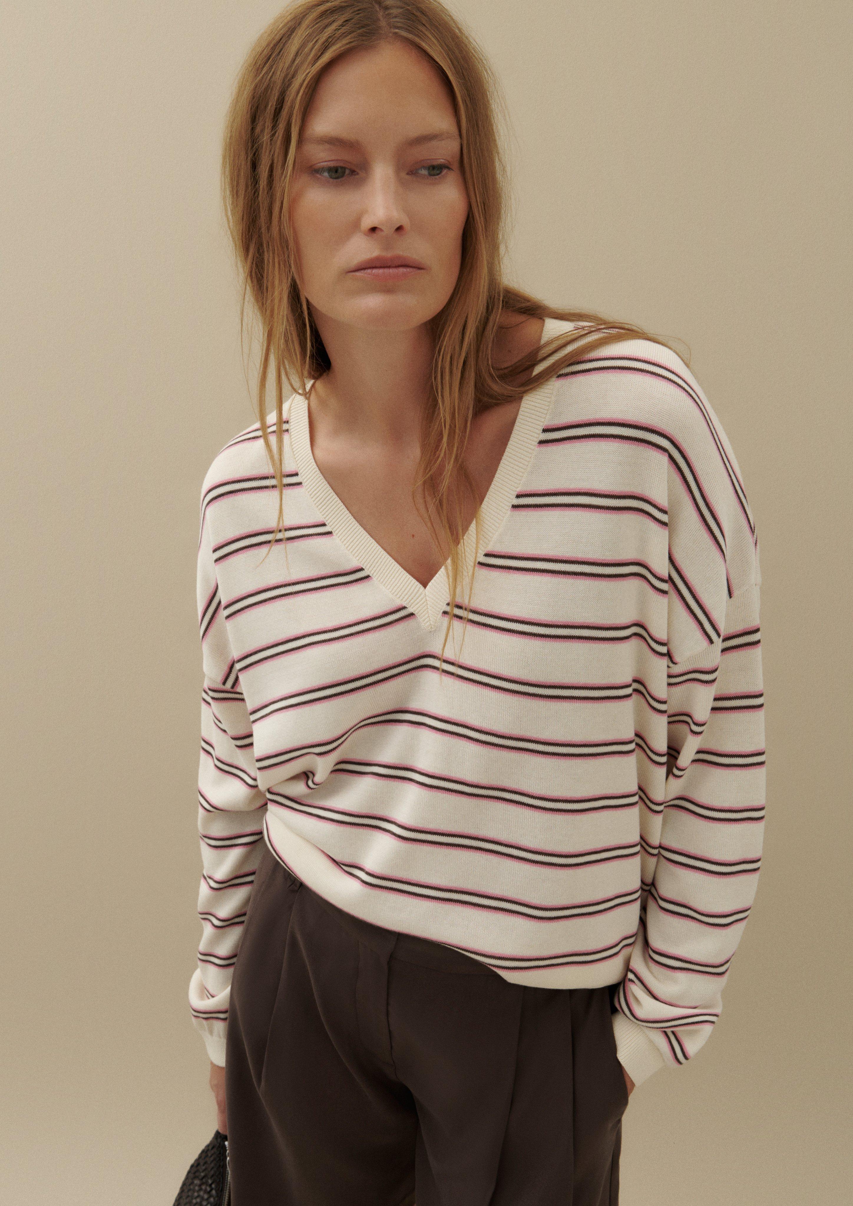 Gestreifter Feinstrickpullover aus Lyocell-Baumwoll-Mix mit Relaxed Fit in  von COMMA