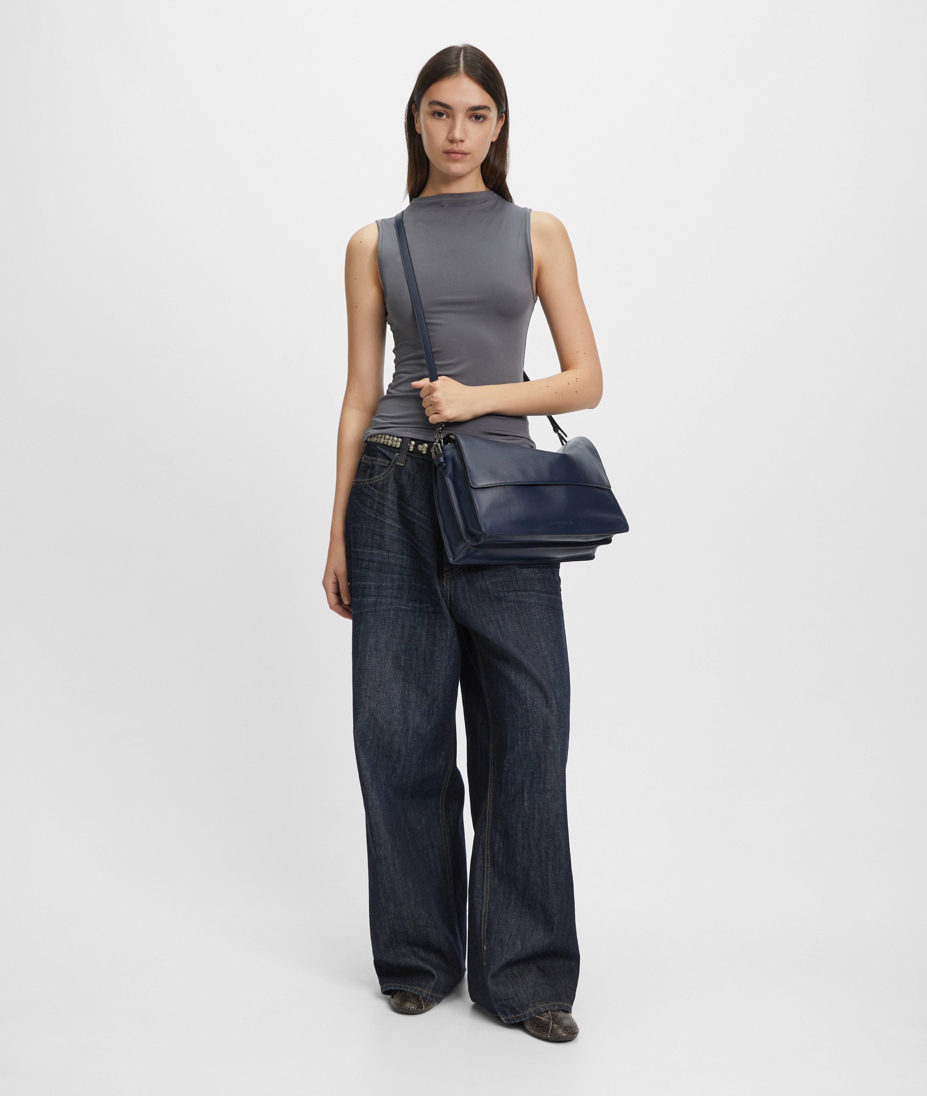 Audrey Crossbody M in blau, schwarz & beige