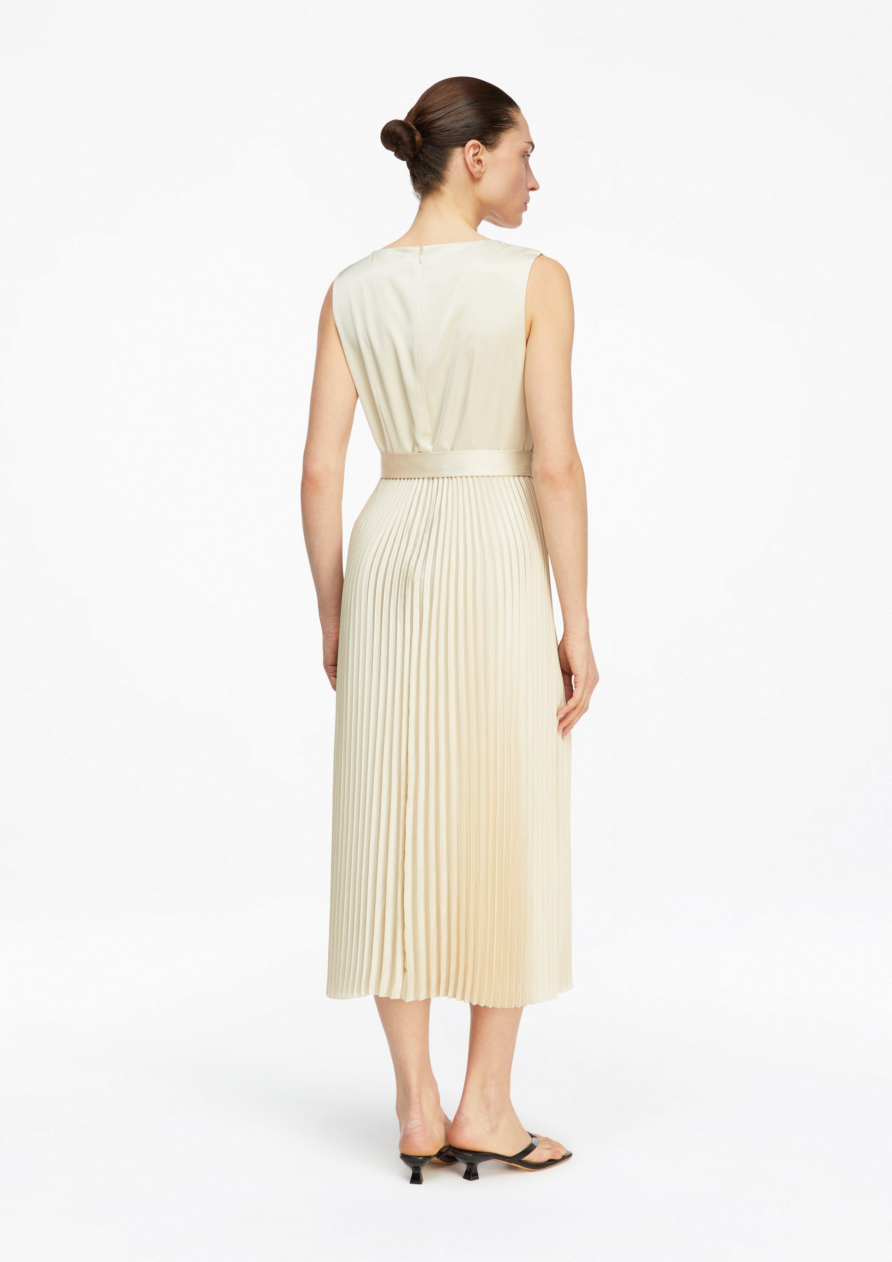 Dress in 9300, 5444 & 6211