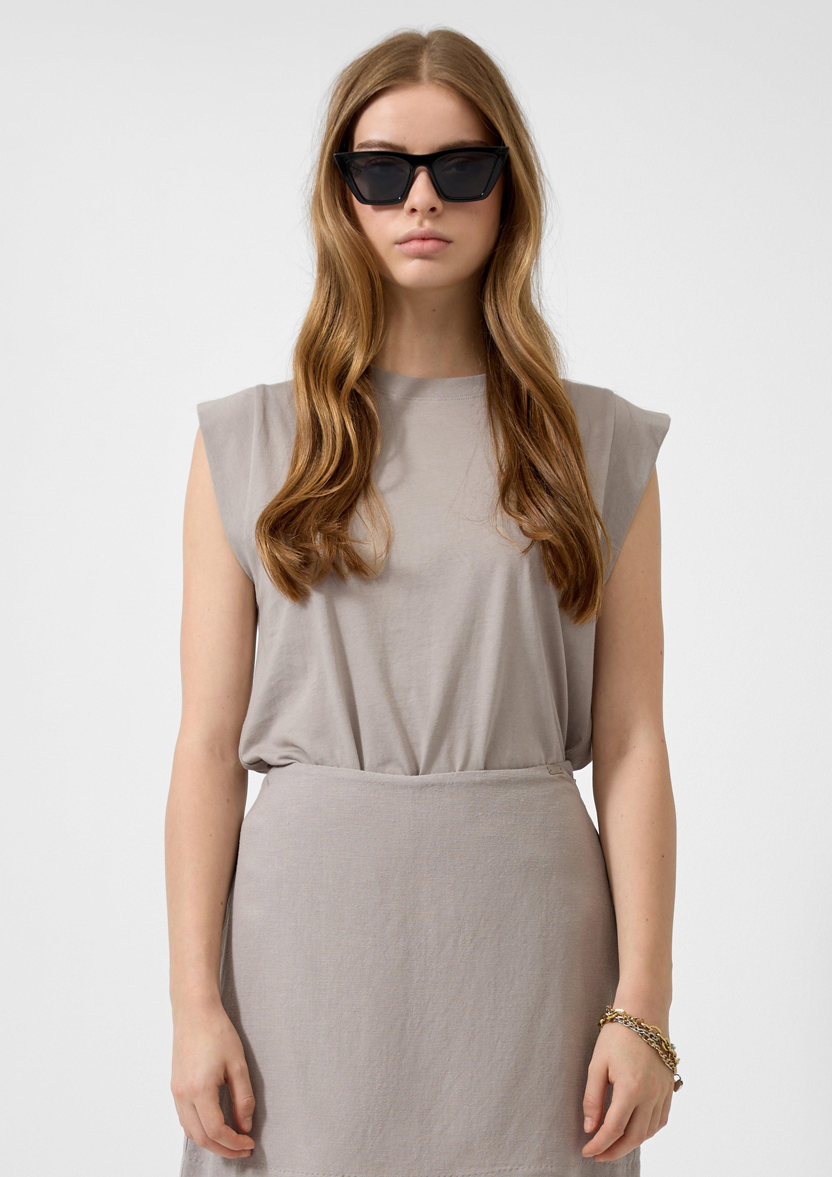 T-Shirt in 9613, 5104, 0100 & 9999