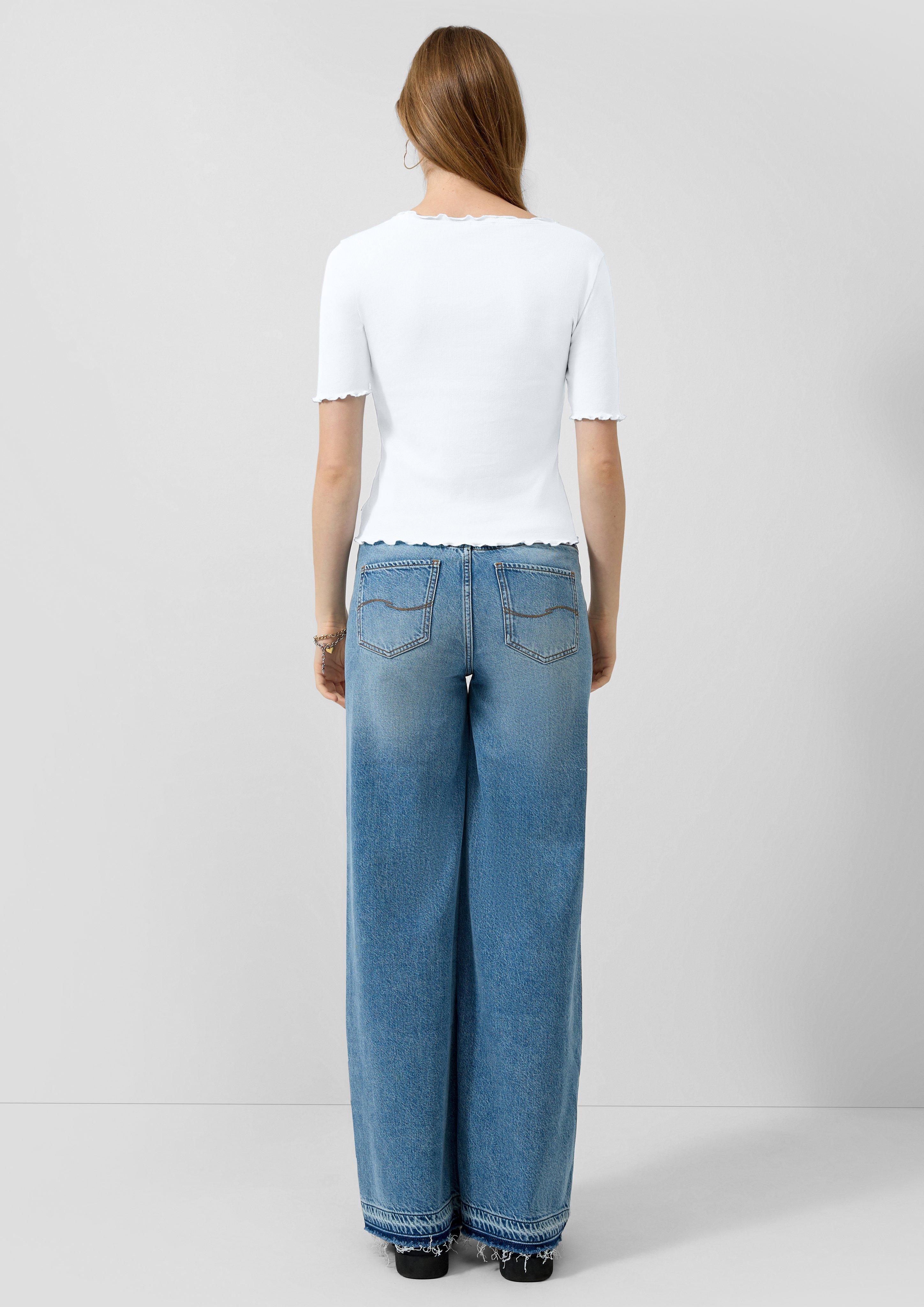 T-Shirt in 0100 & 5104