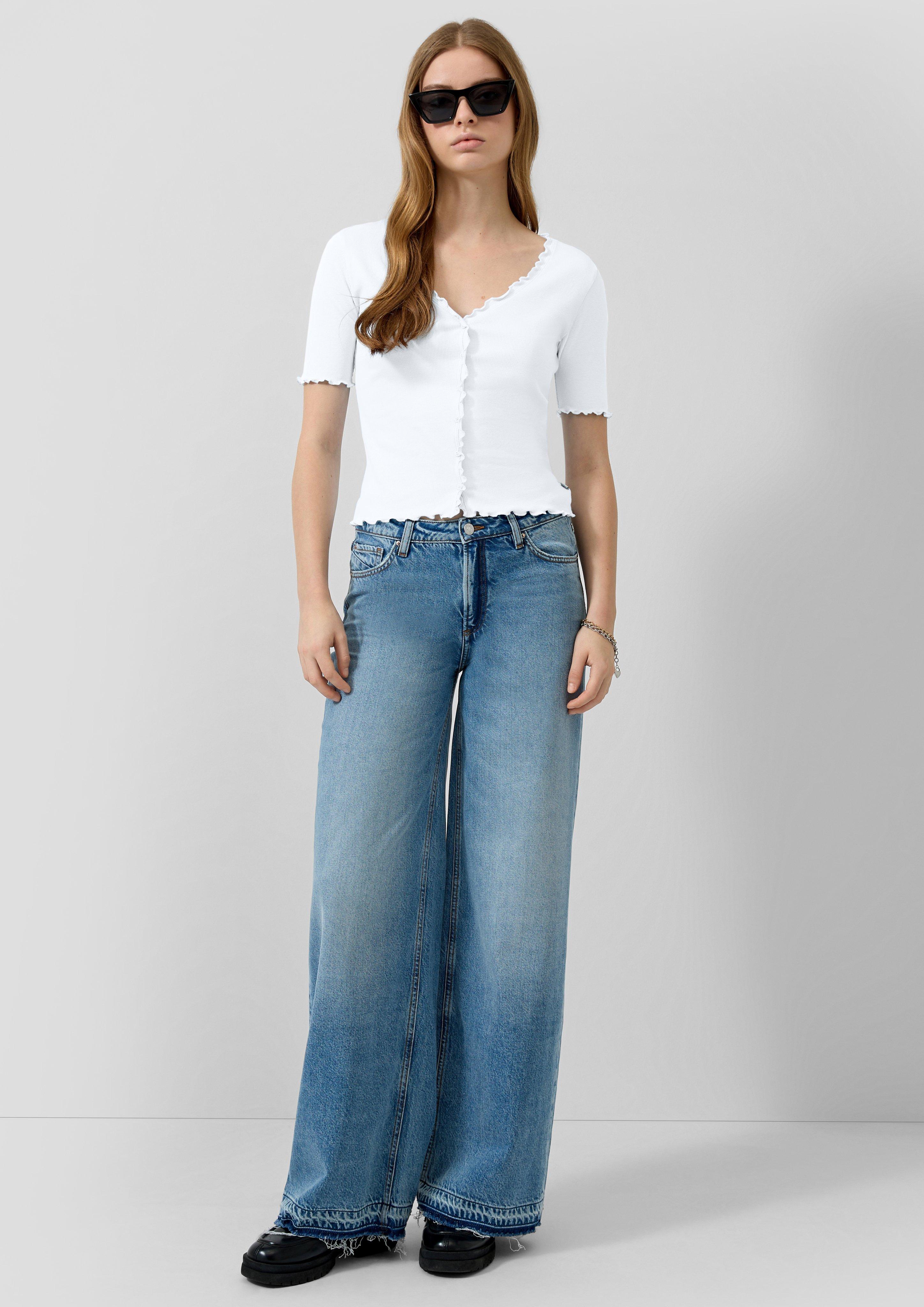 T-Shirt in 0100 & 5104