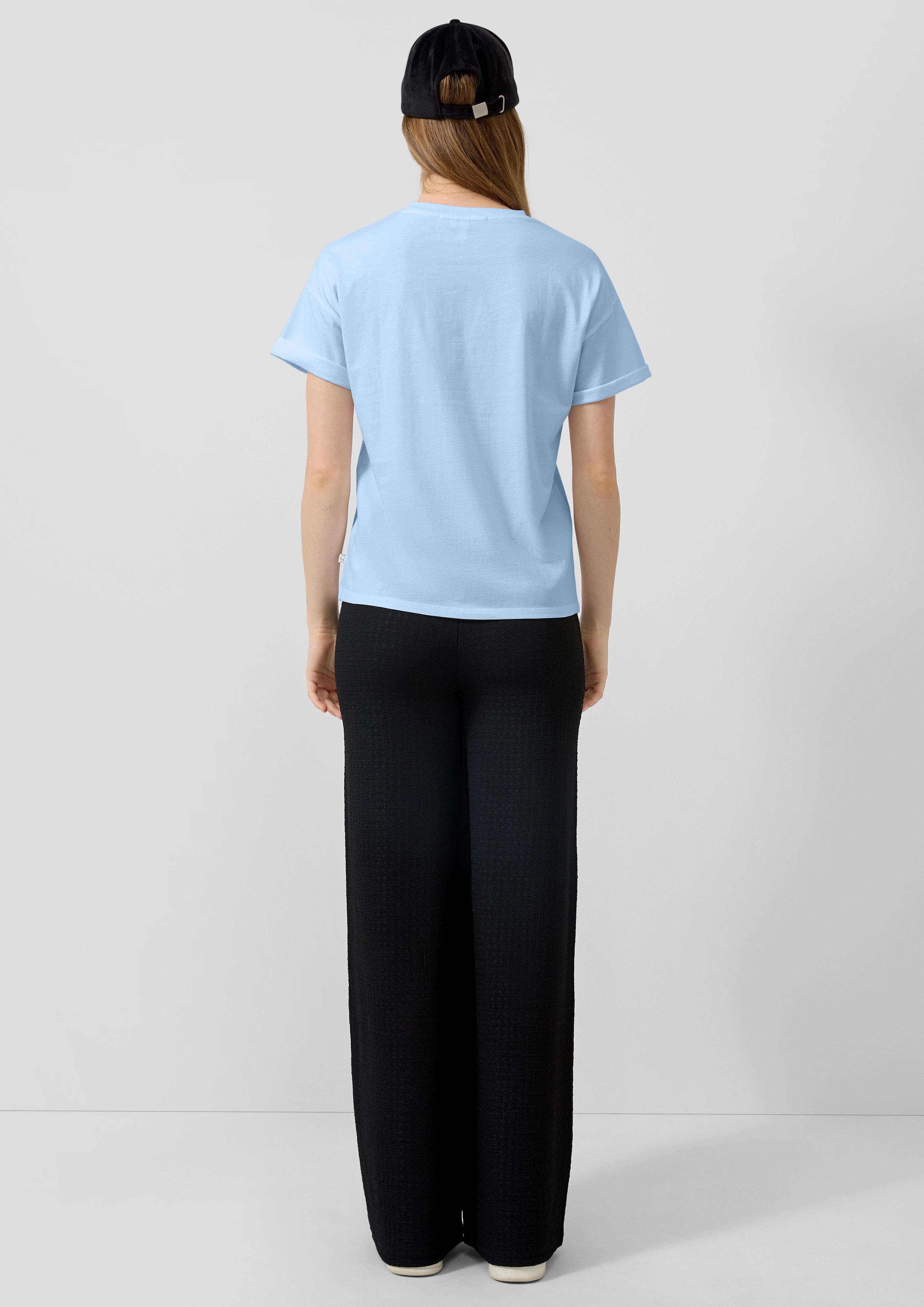 T-Shirt in 51D0, 01D0 & 99D0