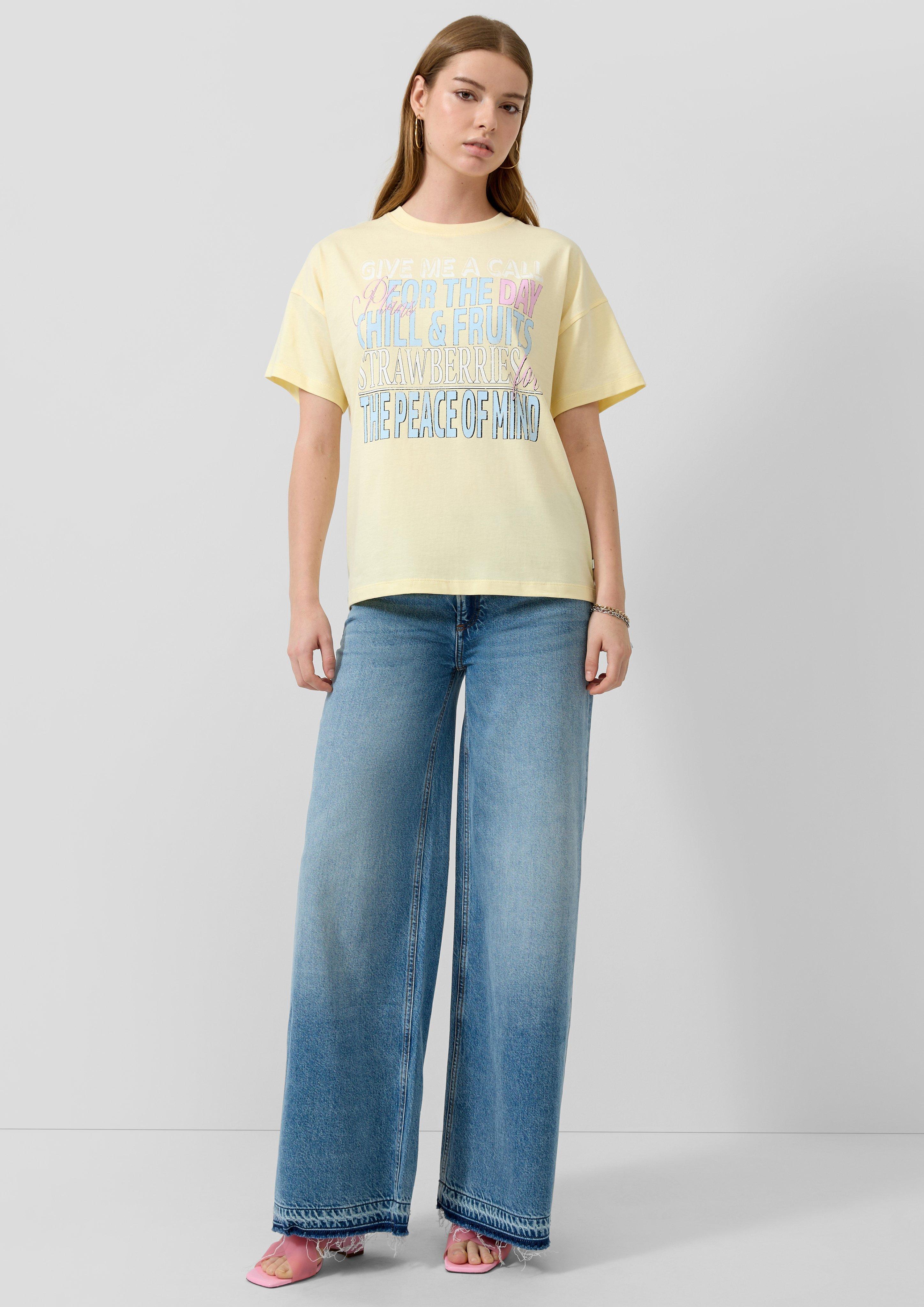 T-Shirt in 11D0 & 01D0