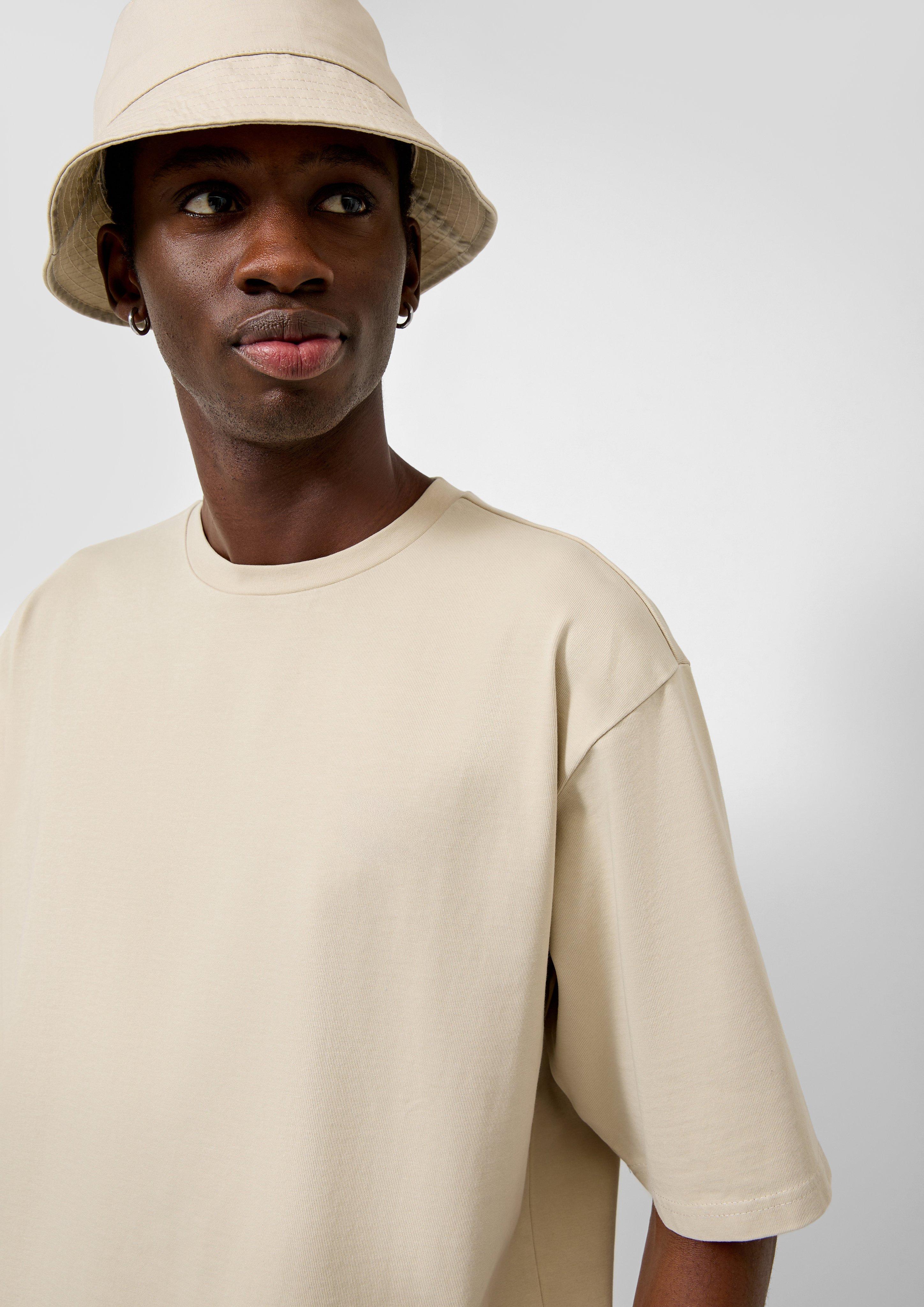 T-shirt in 9306 & 9999