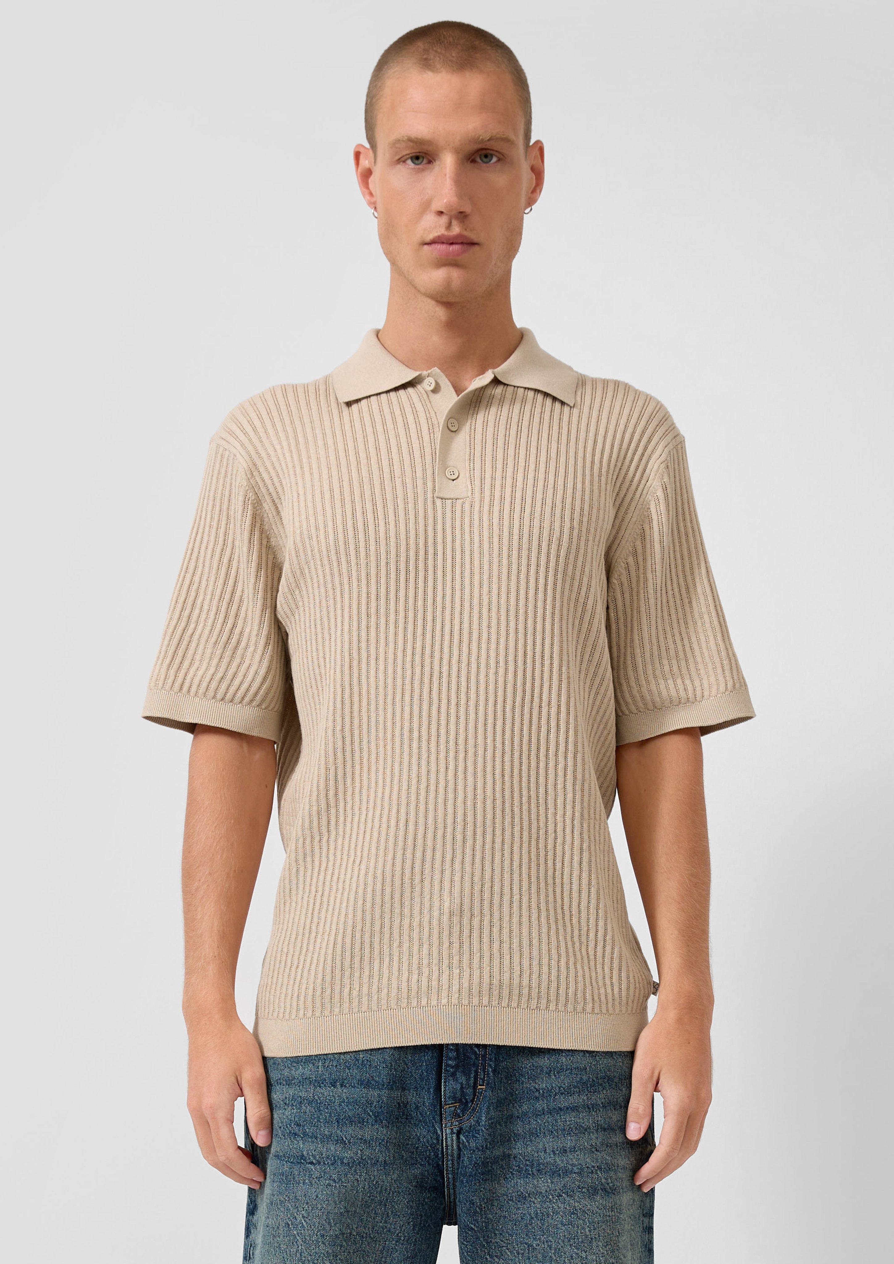 tričko s límečkem in 