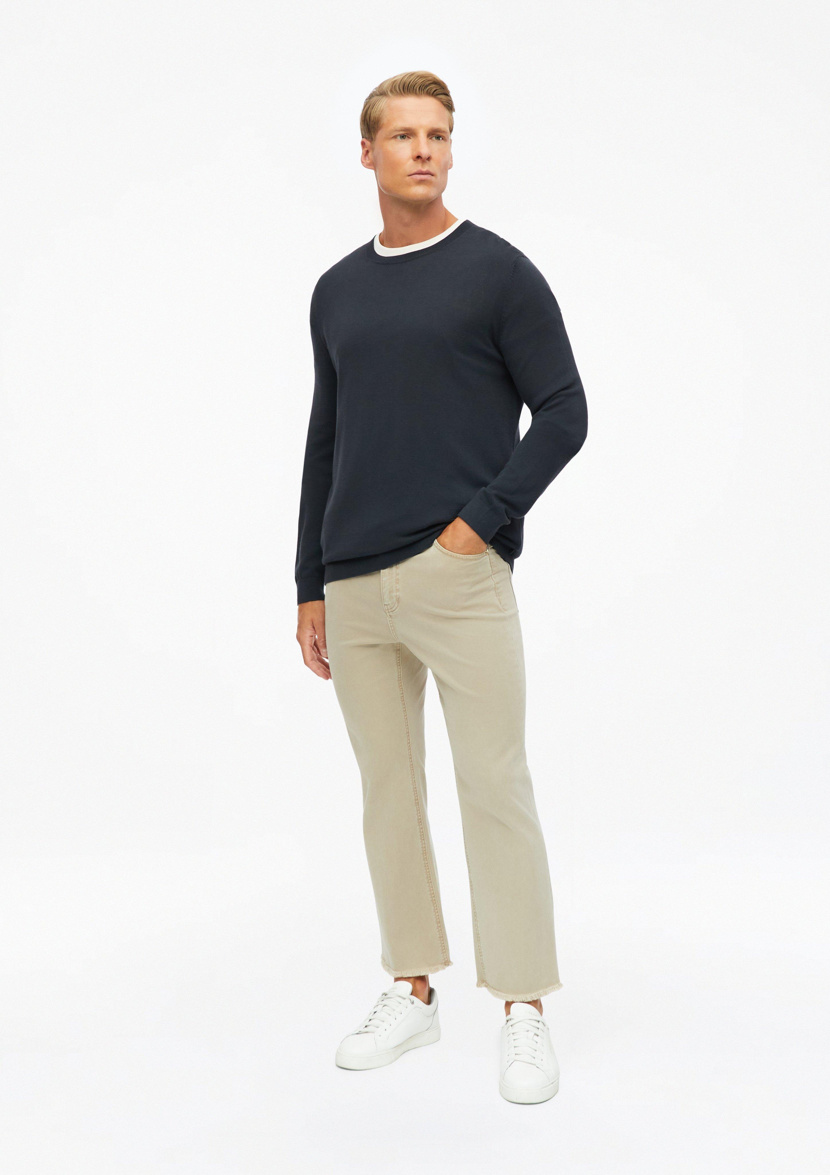 Jean Karolin / Coupe classique / Taille mi-haute / Jambe droite / Ourlet frangé en beige de s.Oliver BLACK LABEL