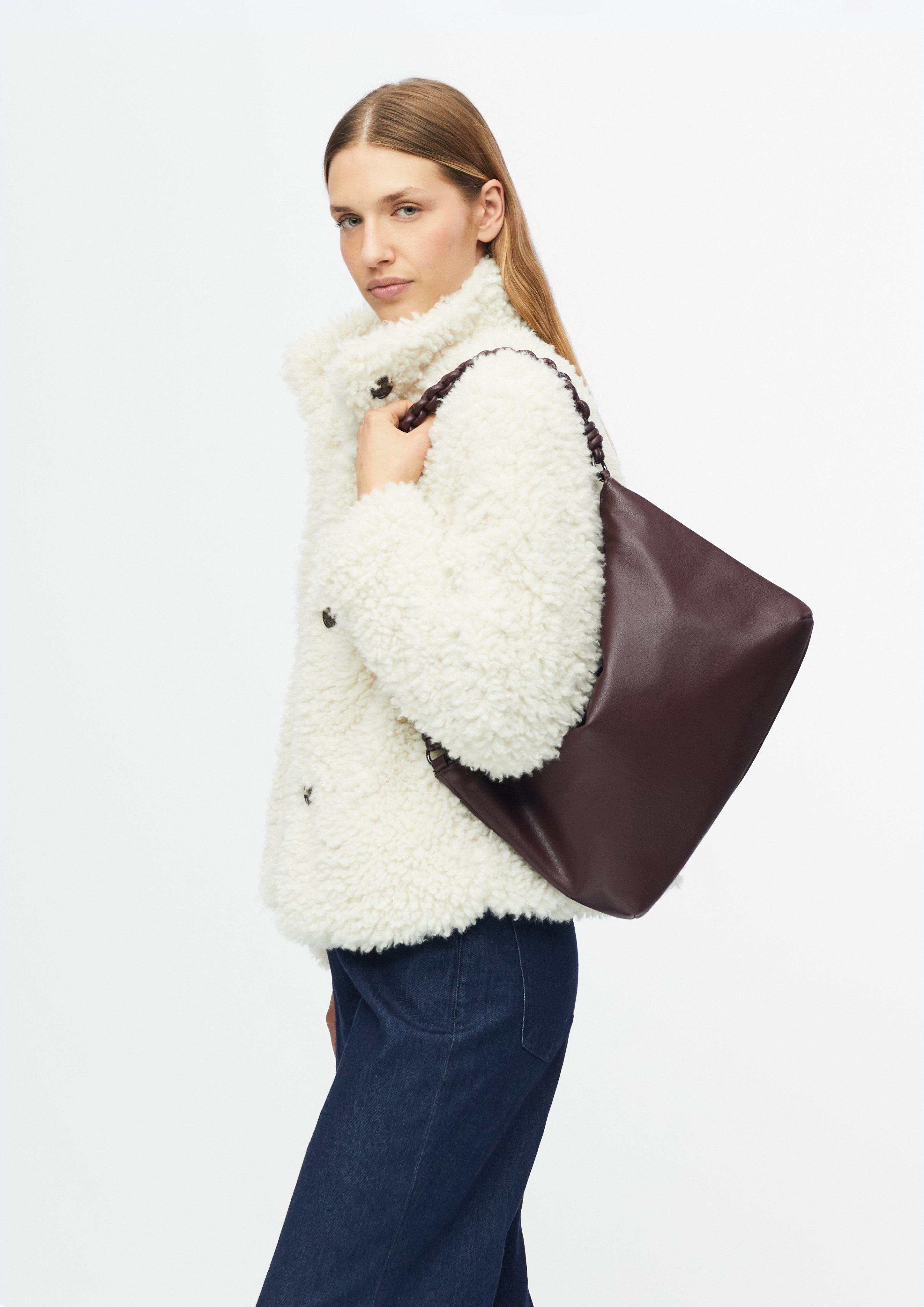 Damen Hobo Bag mit Logo-Prägung und abnehmbarem Henkel in rot von s.Oliver