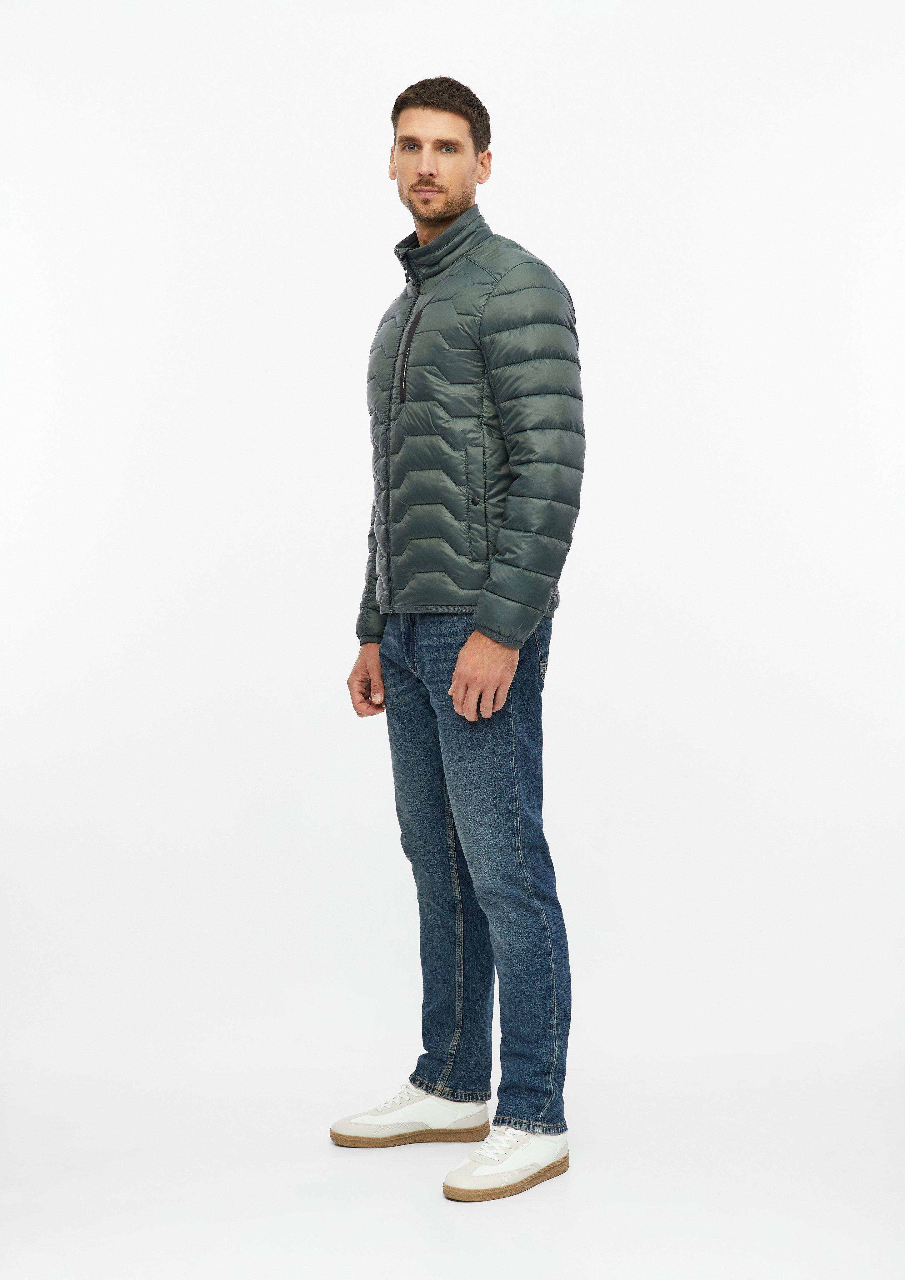 Hommes Veste matelassée légère avec détails contrastés et col montant en vert de s.Oliver