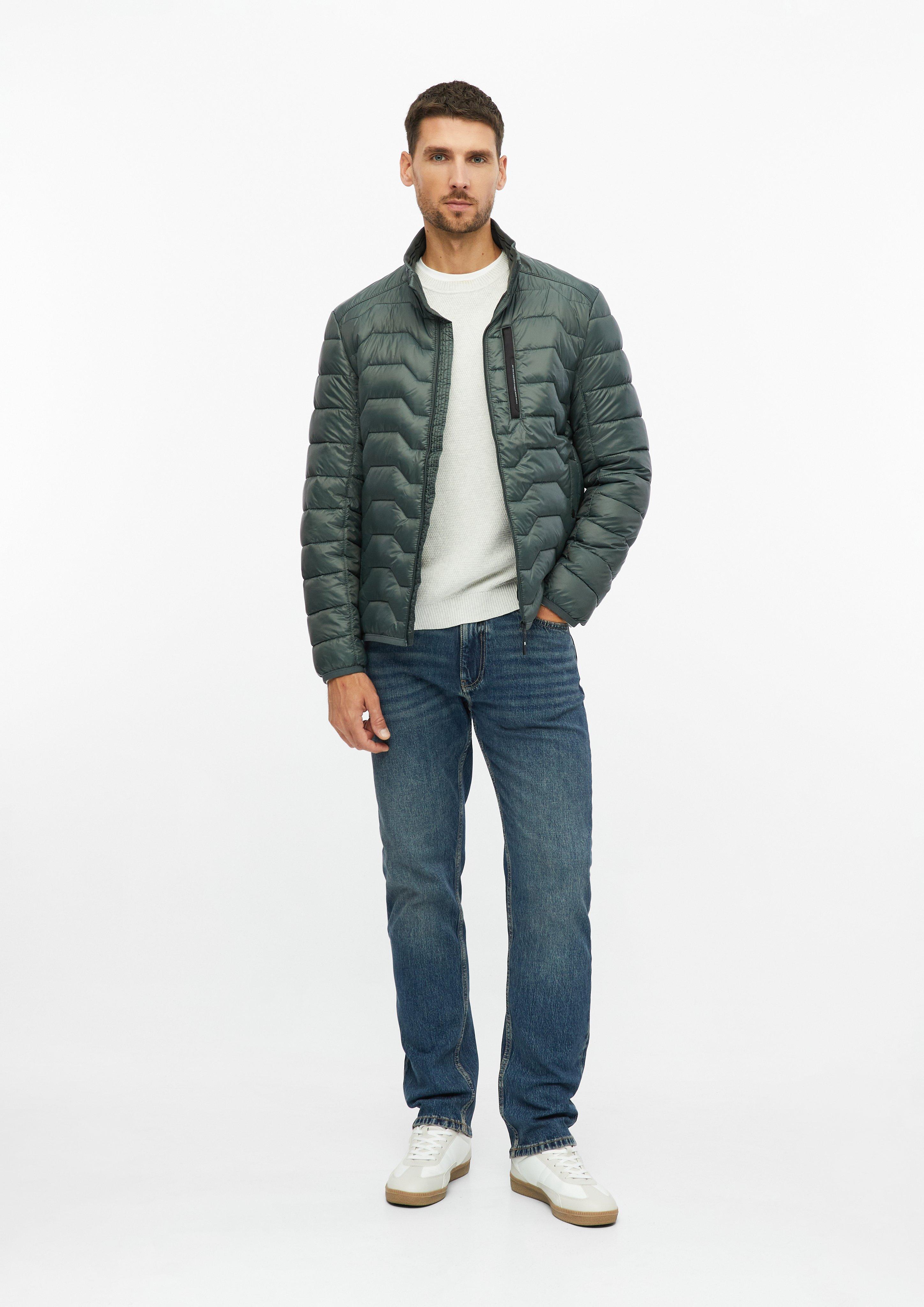 Hommes Veste matelassée légère avec détails contrastés et col montant en vert de s.Oliver