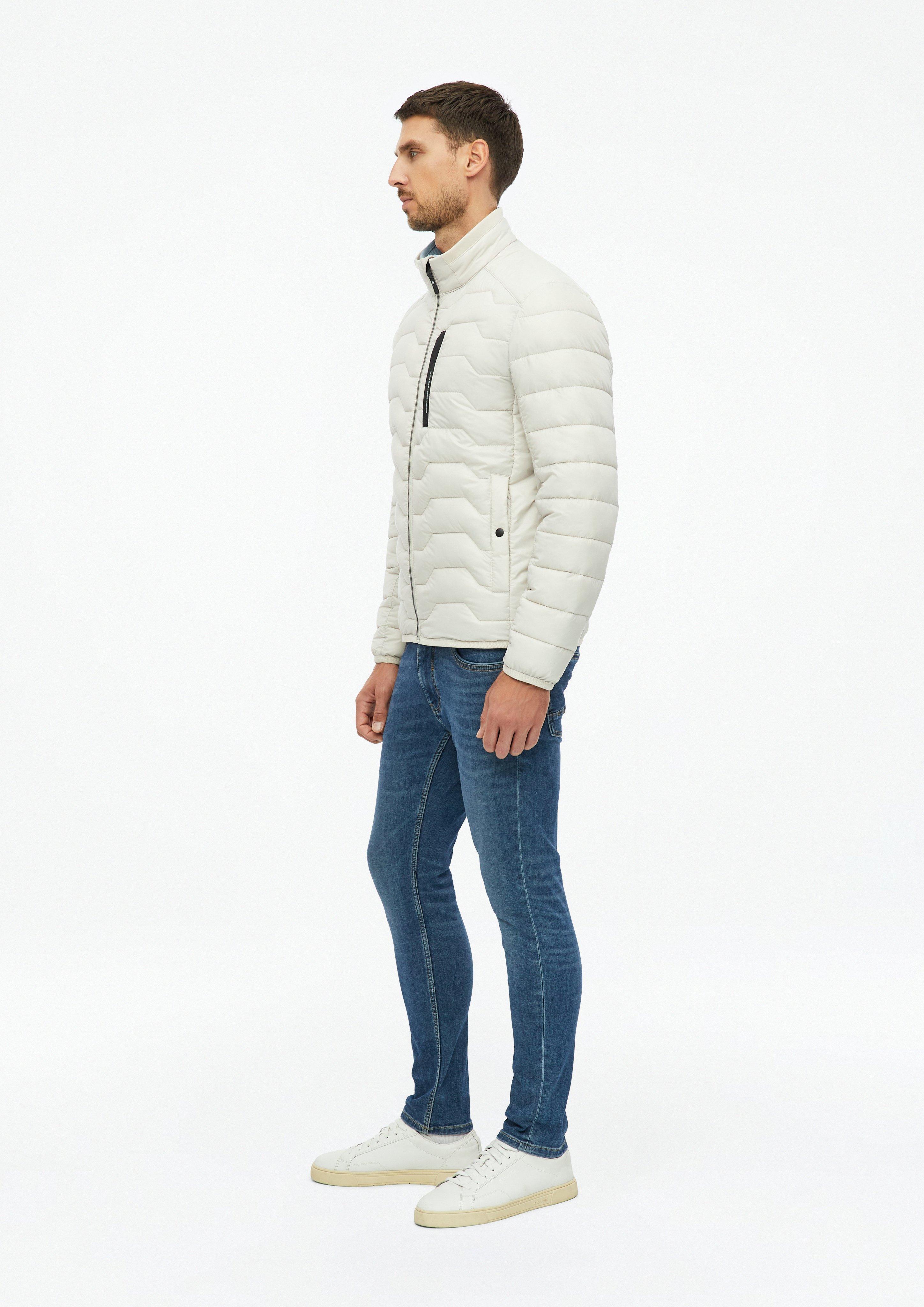 Hommes Veste matelassée légère avec détails contrastés et col montant en crème de s.Oliver
