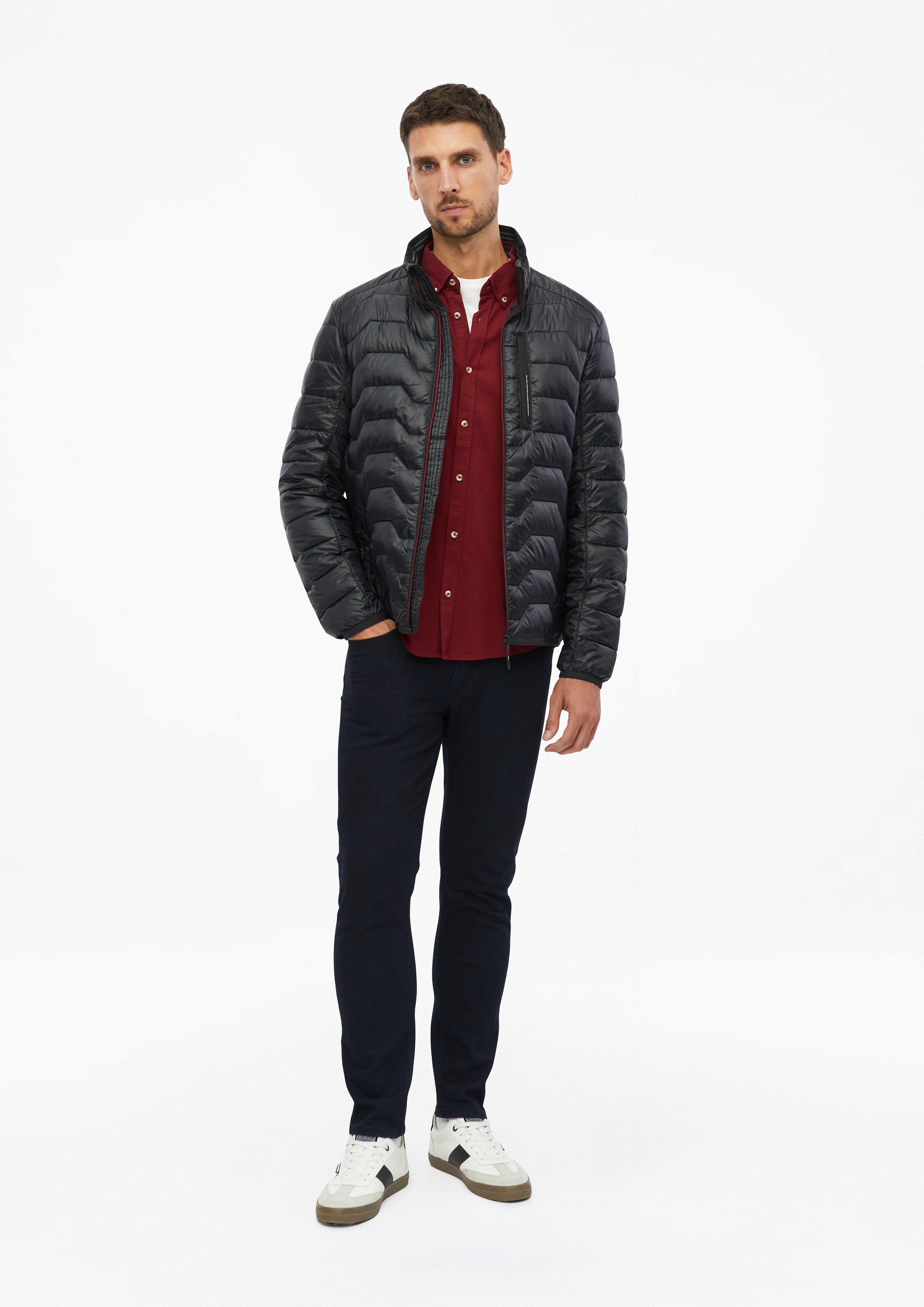 Herren Leichte Steppjacke mit Kontrast-Details und Stehkragen in schwarz von s.Oliver