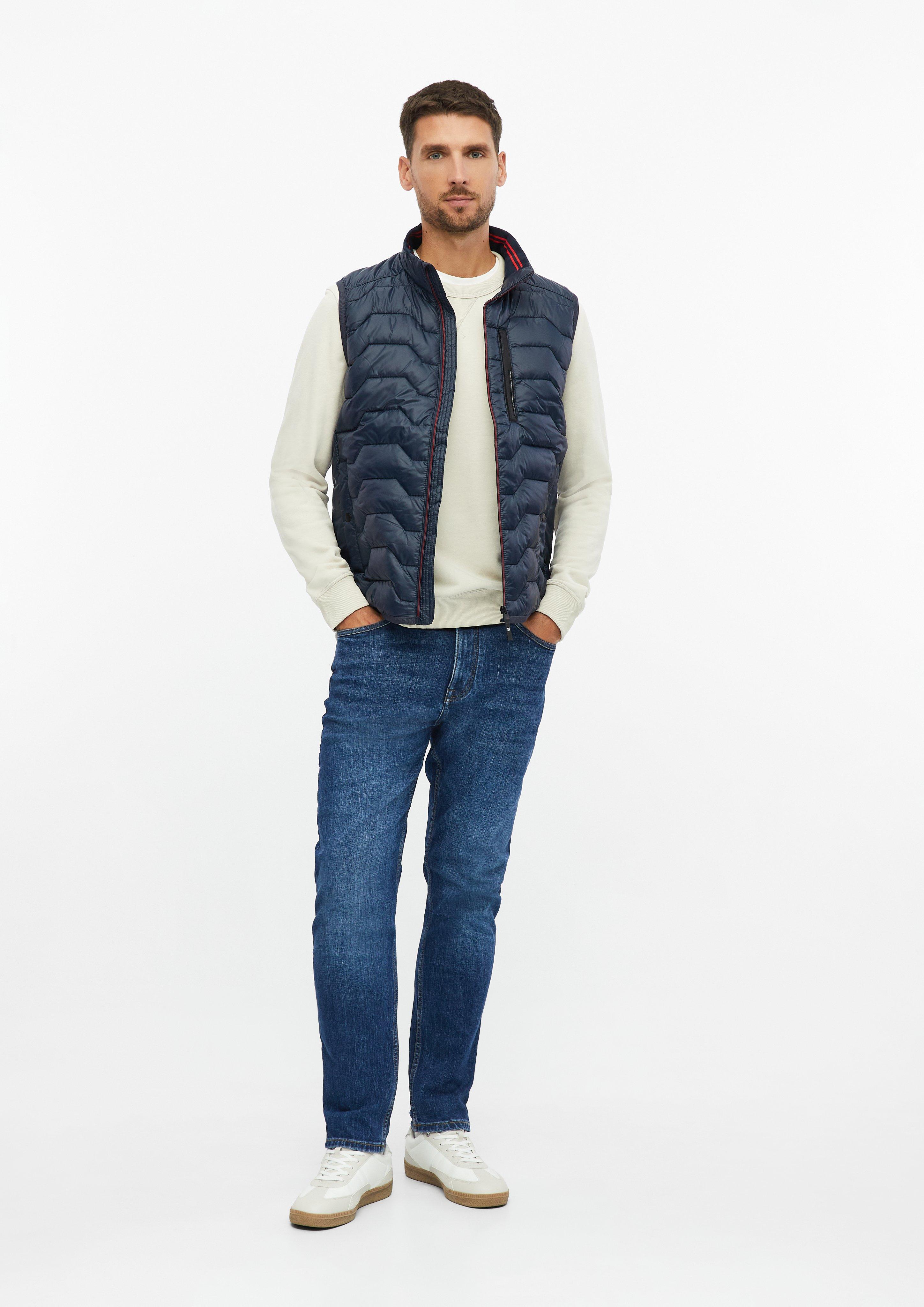 Heren Waterafstotend gewatteerd vest met sportieve details in blauw van s.Oliver
