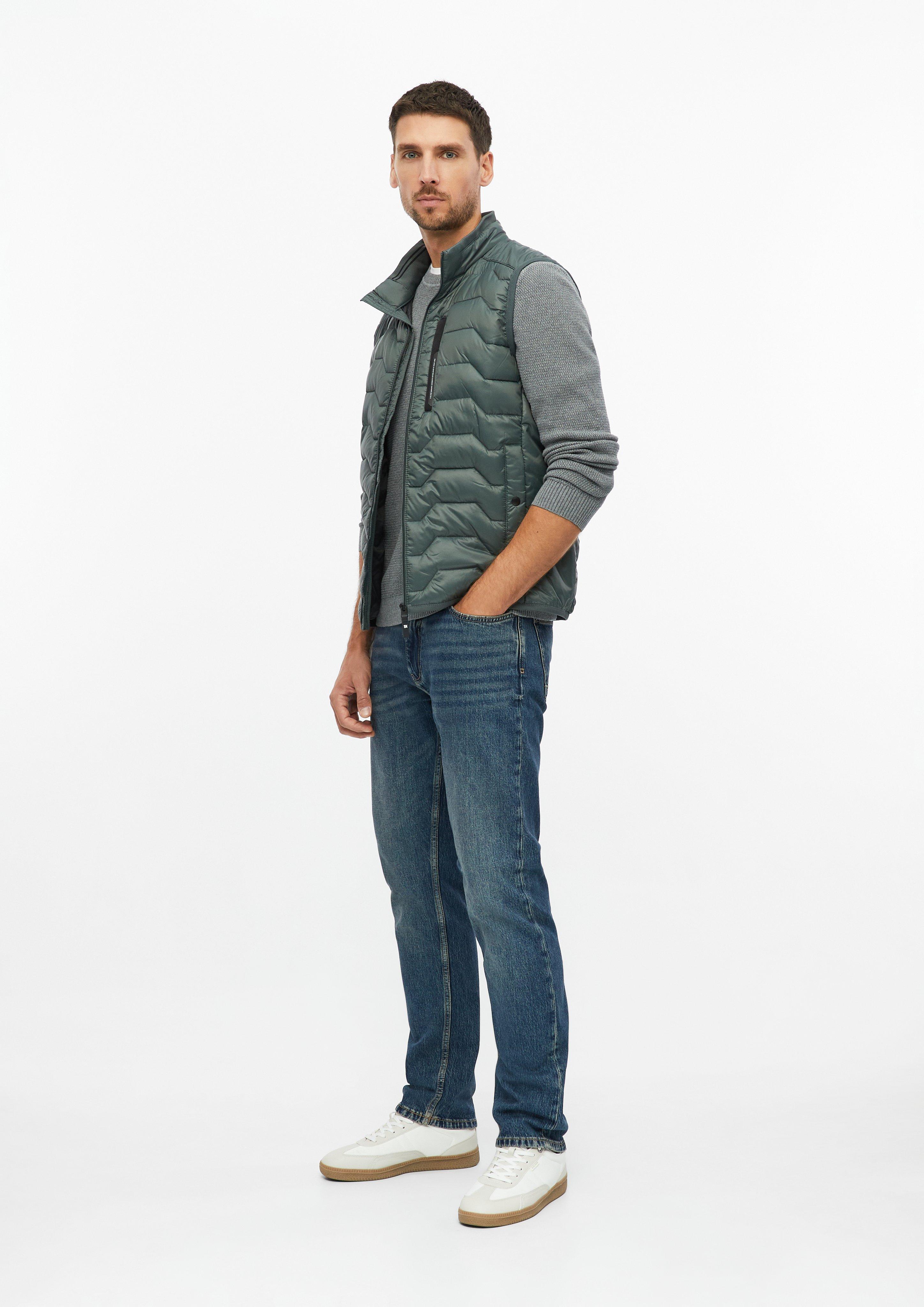 Heren Waterafstotend gewatteerd vest met sportieve details in groen van s.Oliver