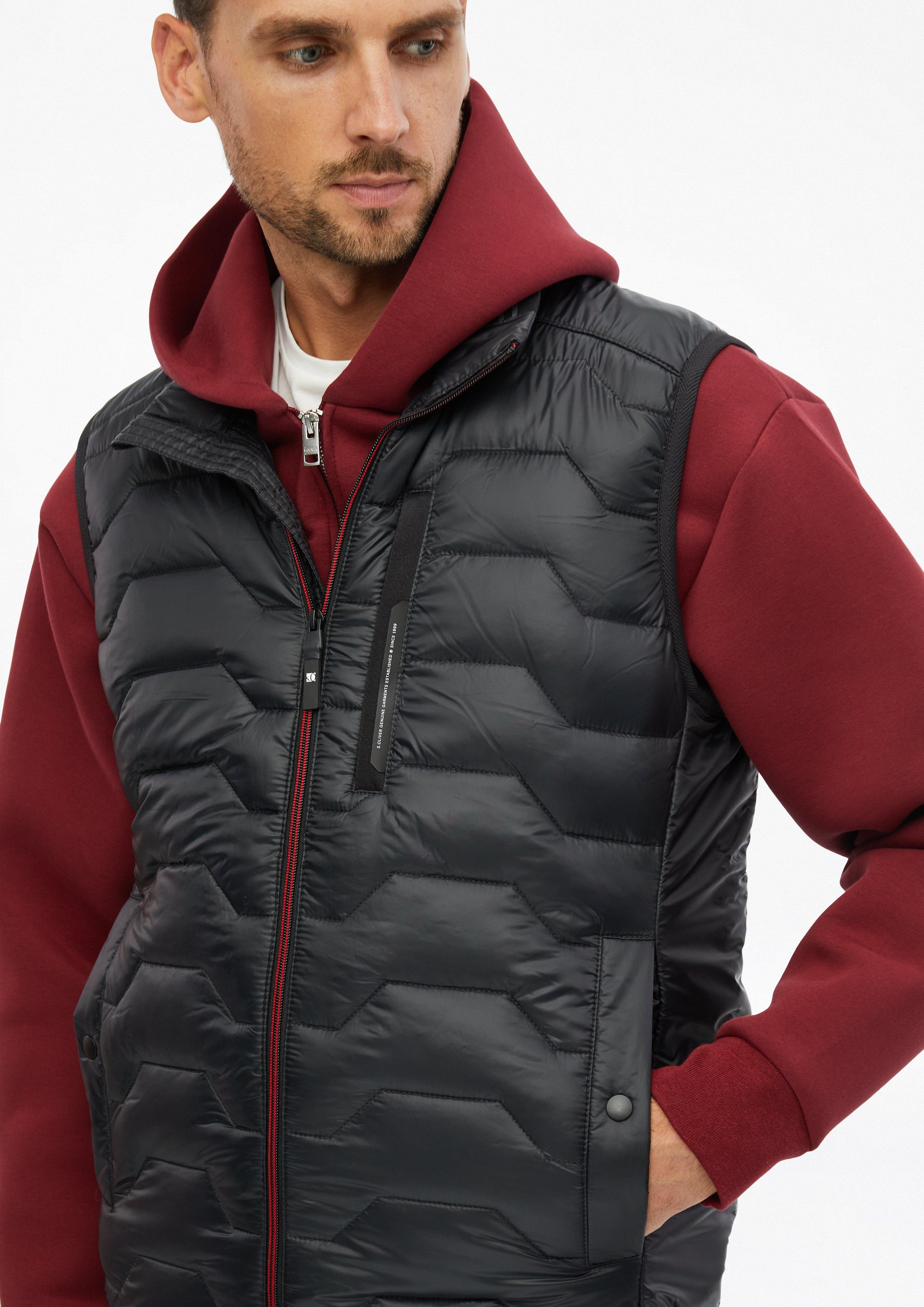 Heren Waterafstotend gewatteerd vest met sportieve details in zwart van s.Oliver