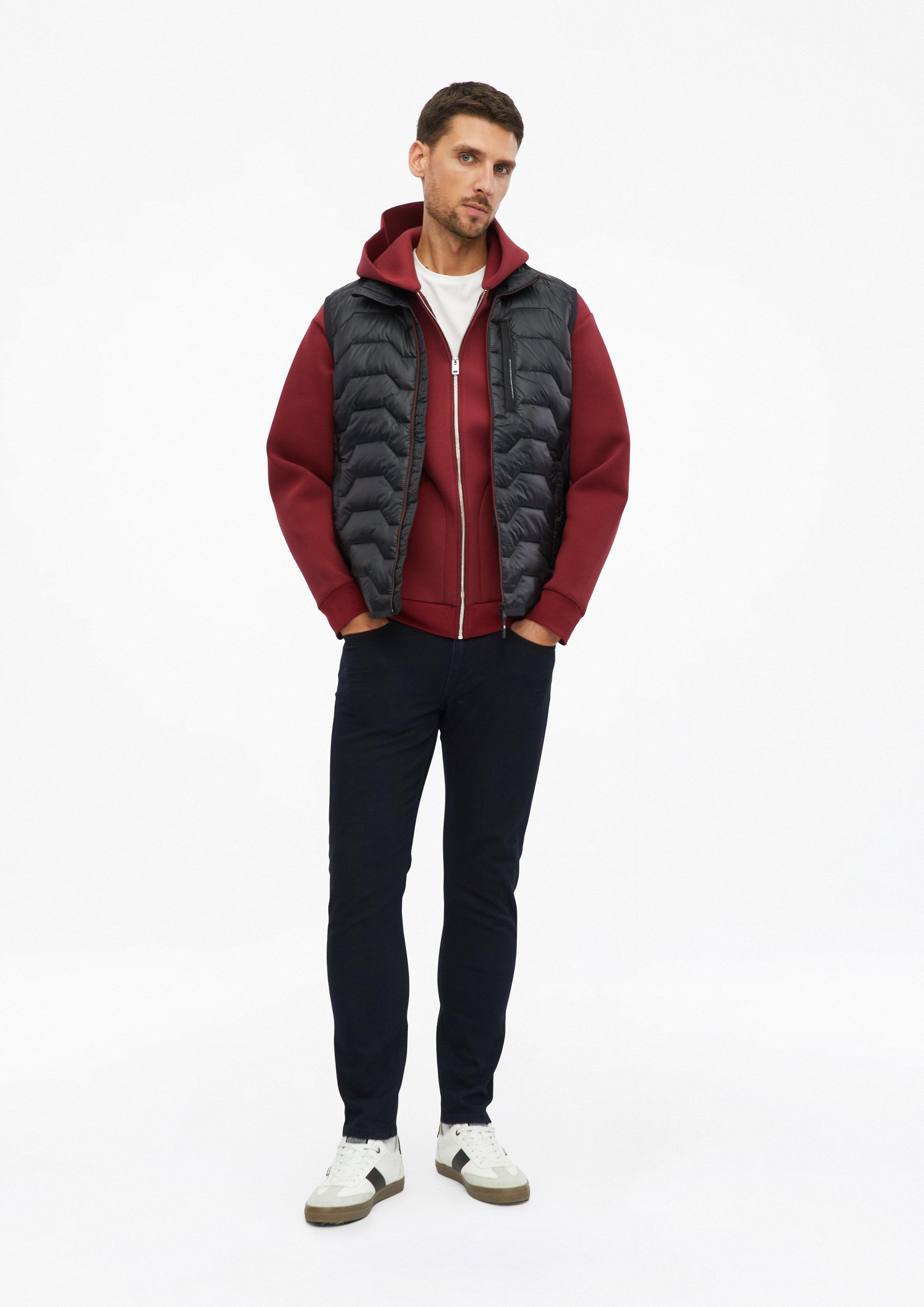 Heren Waterafstotend gewatteerd vest met sportieve details in zwart van s.Oliver